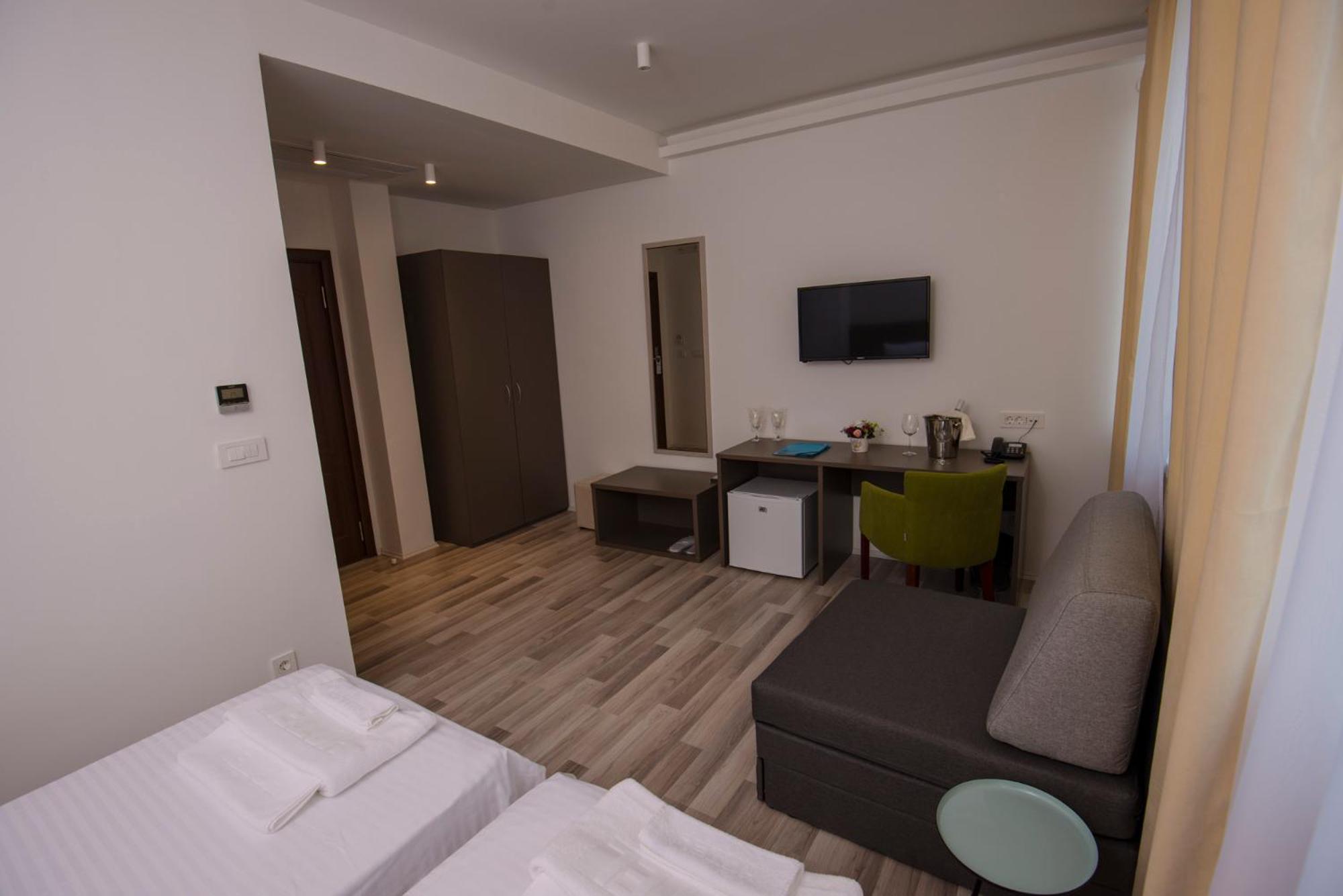 Superior Twin Room - Photo 2