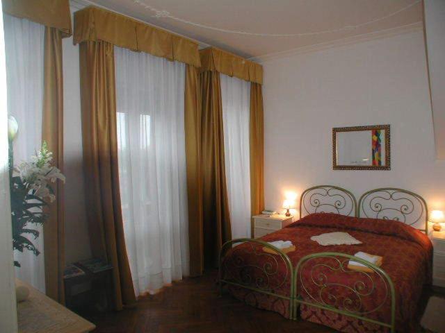 One-Bedroom Apartment with Balcony (2 Adults + 2 Children) photo 3