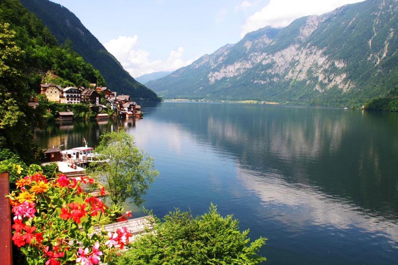 Double Room with Balcony Facing the Lake