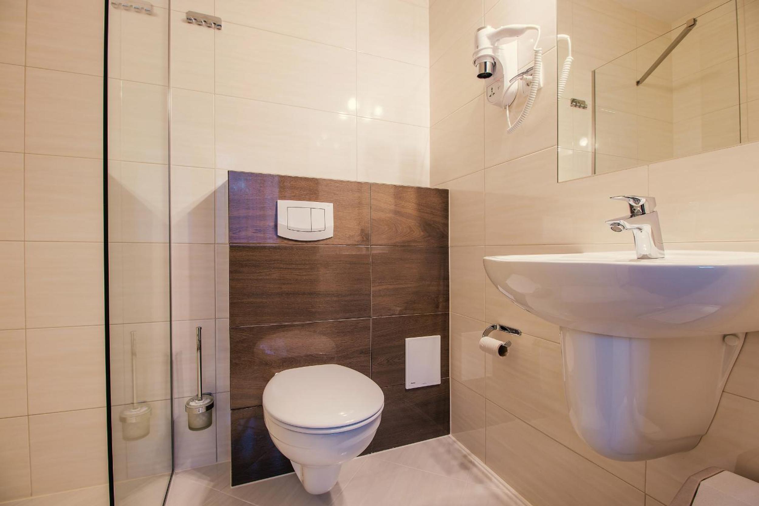 Standard Triple Room - Photo 5