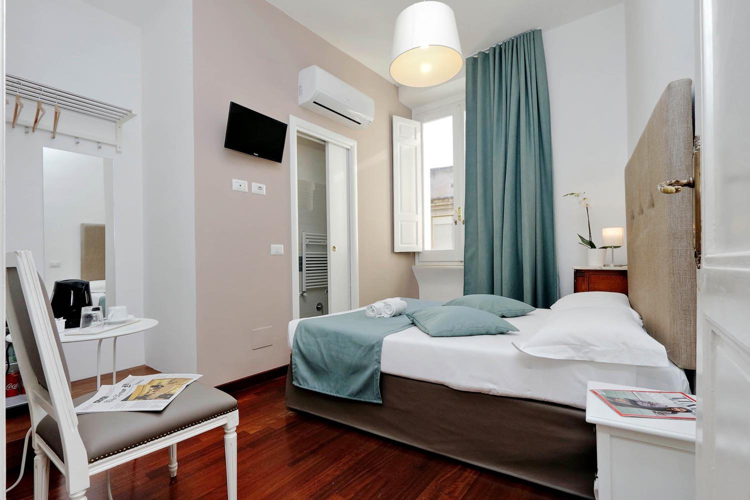 Economy Small Double Room photo 1