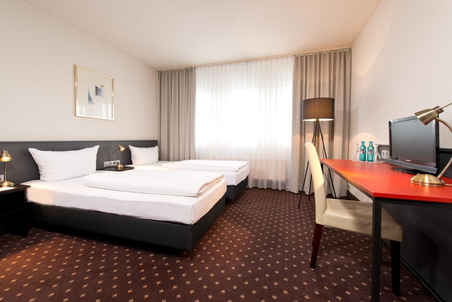 Business Double Room - Photo 1