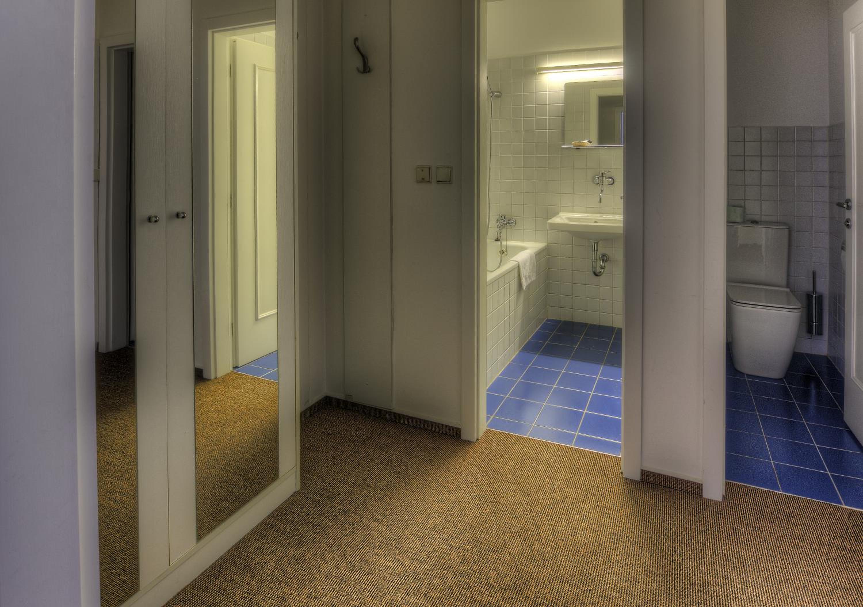 Double Room - Photo 7