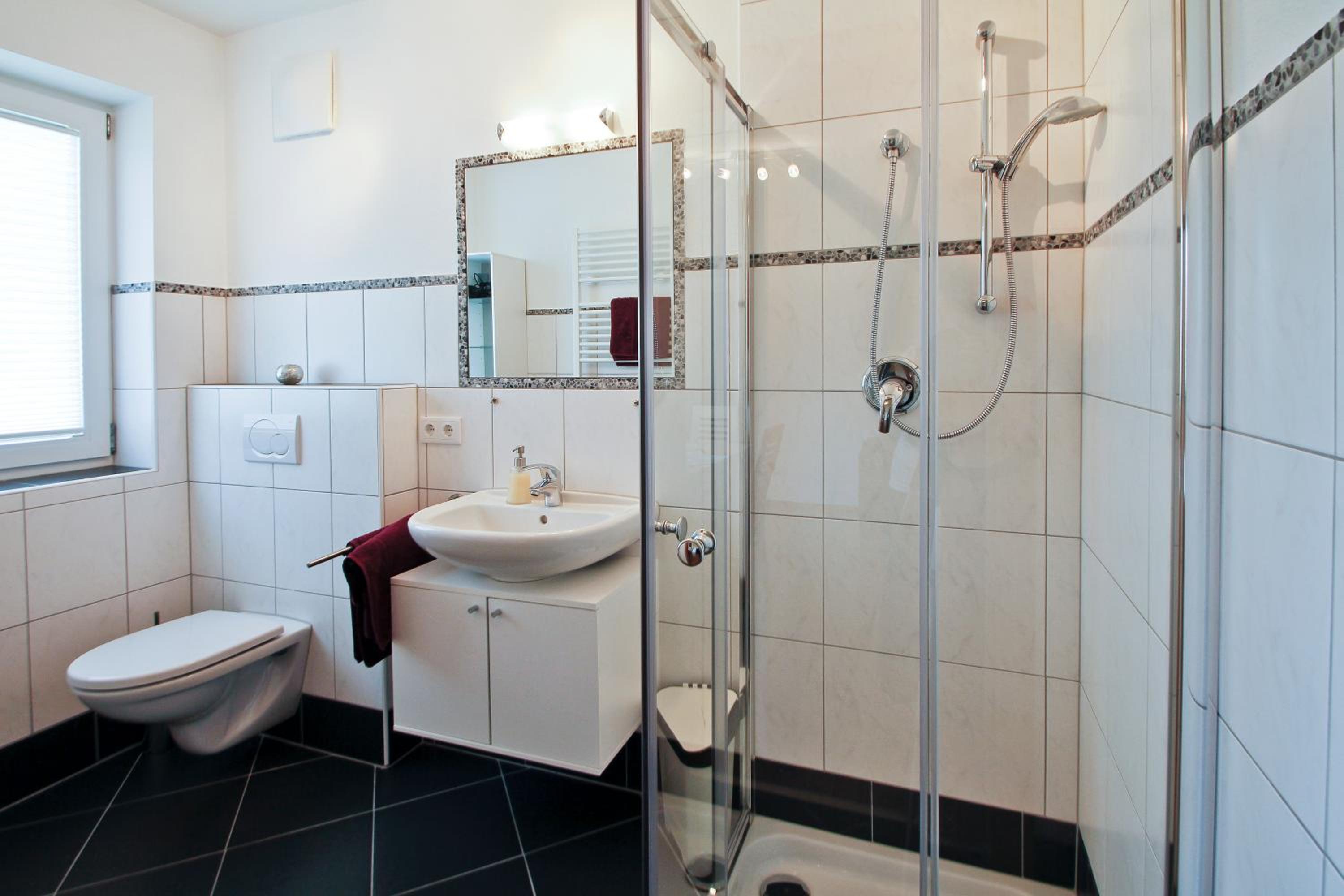 Two-Bedroom Apartment with Balcony or Terrace photo 2