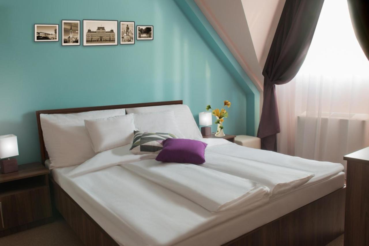 Standard Double or Twin Room photo 1