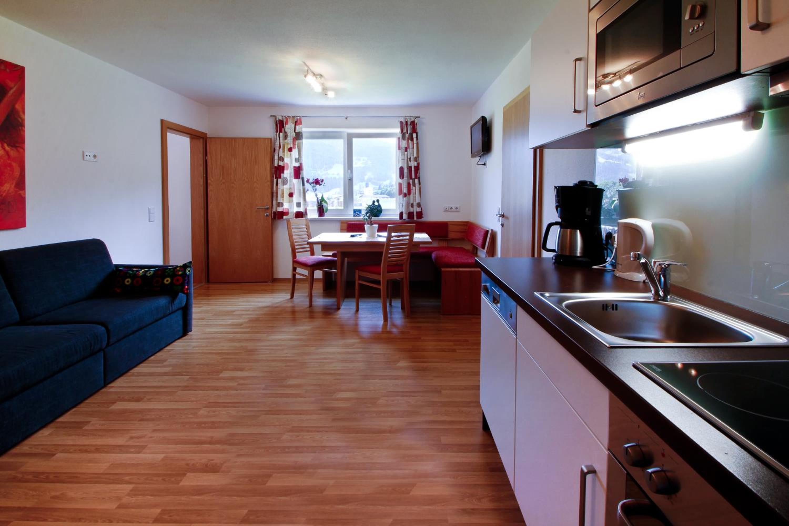 Two-Bedroom Apartment with Balcony or Terrace photo 2