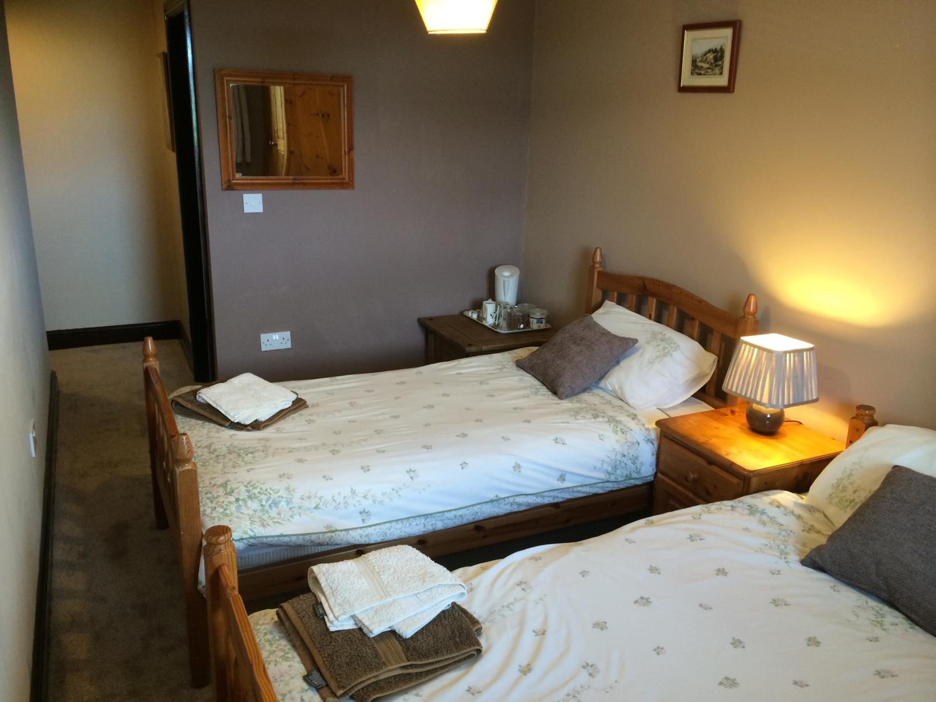 Twin Room with Bathroom photo 1