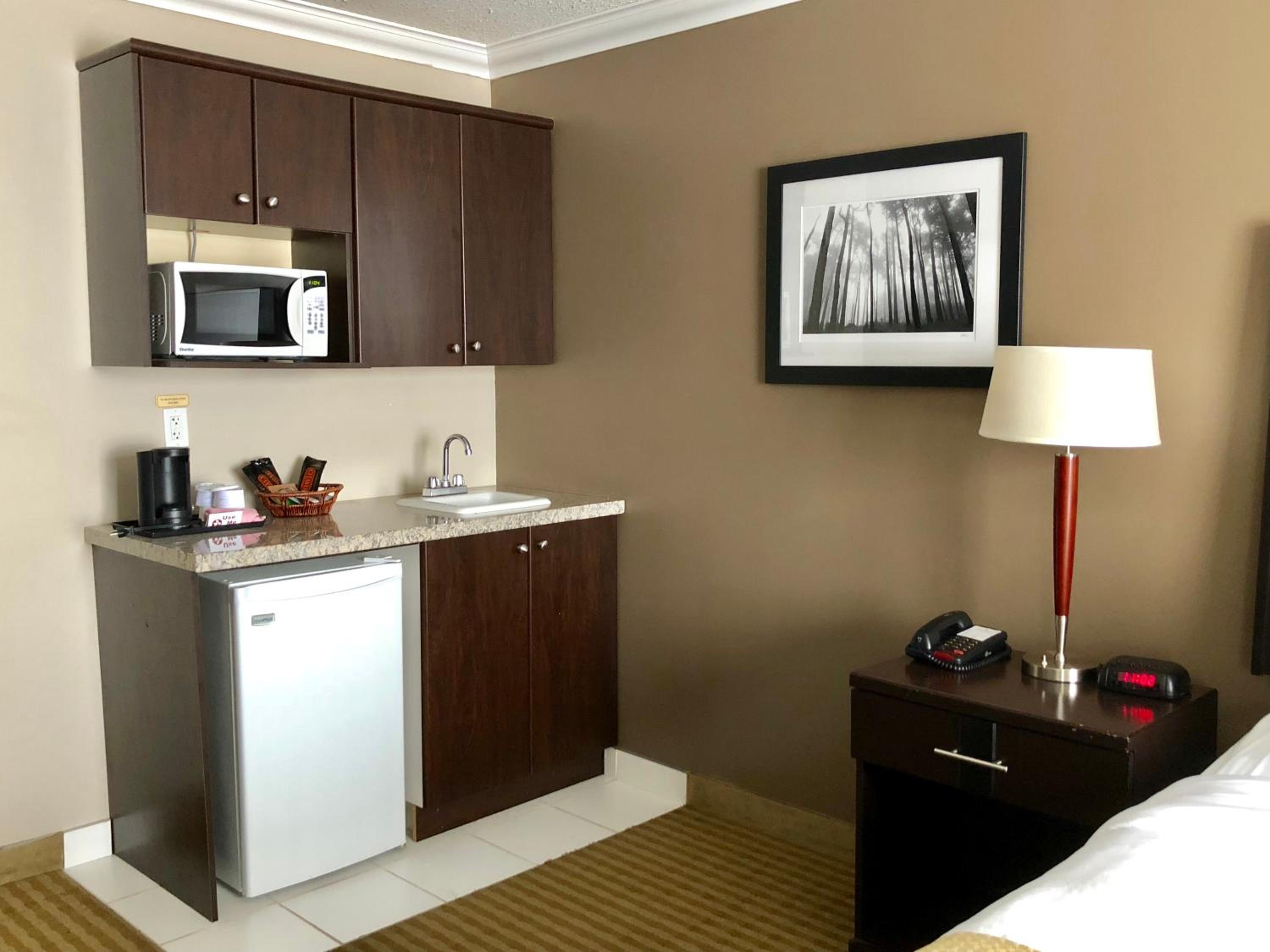 King Room - Disability Access - Non-Smoking - Photo 3