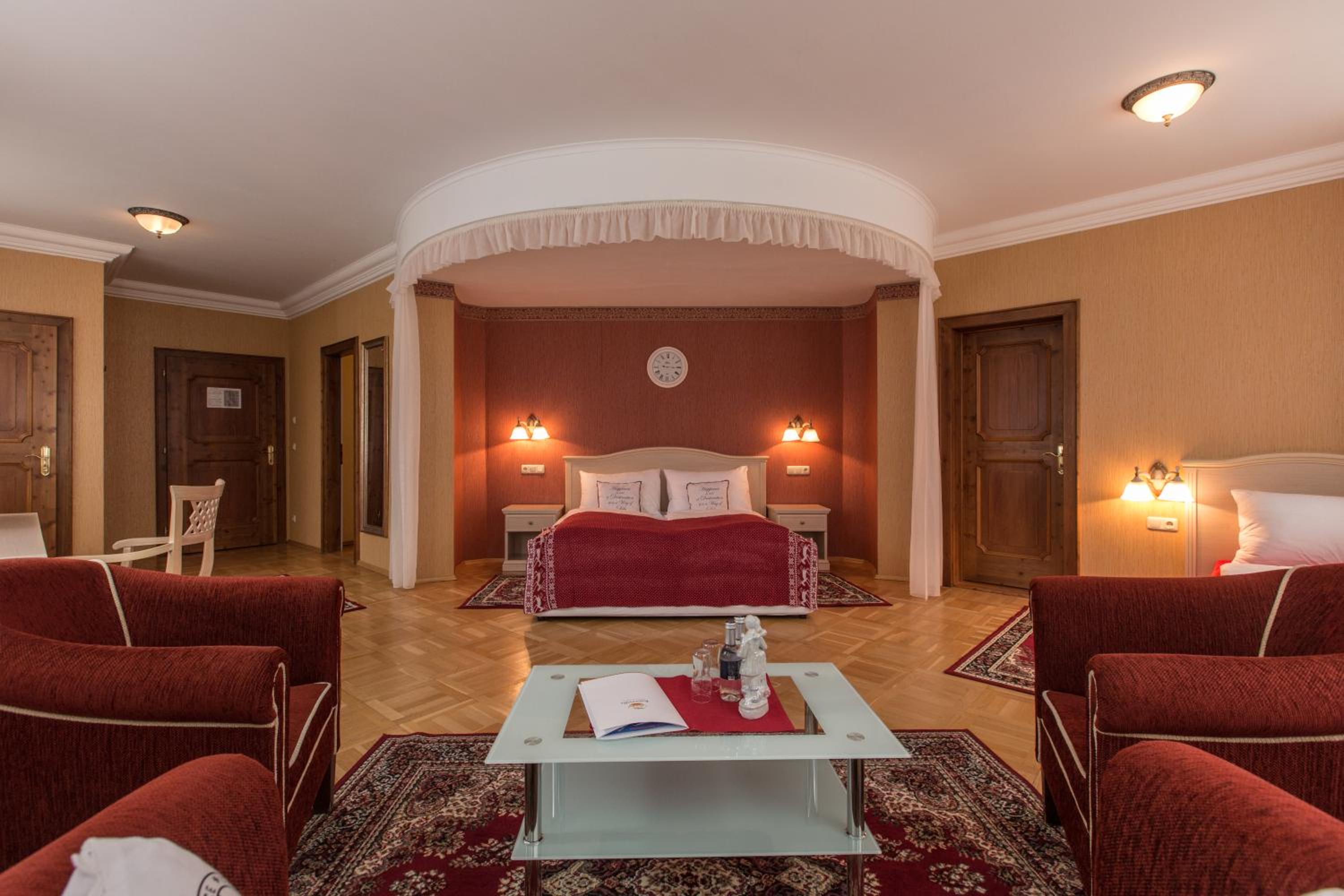 Suite with Mountain View - Photo 1