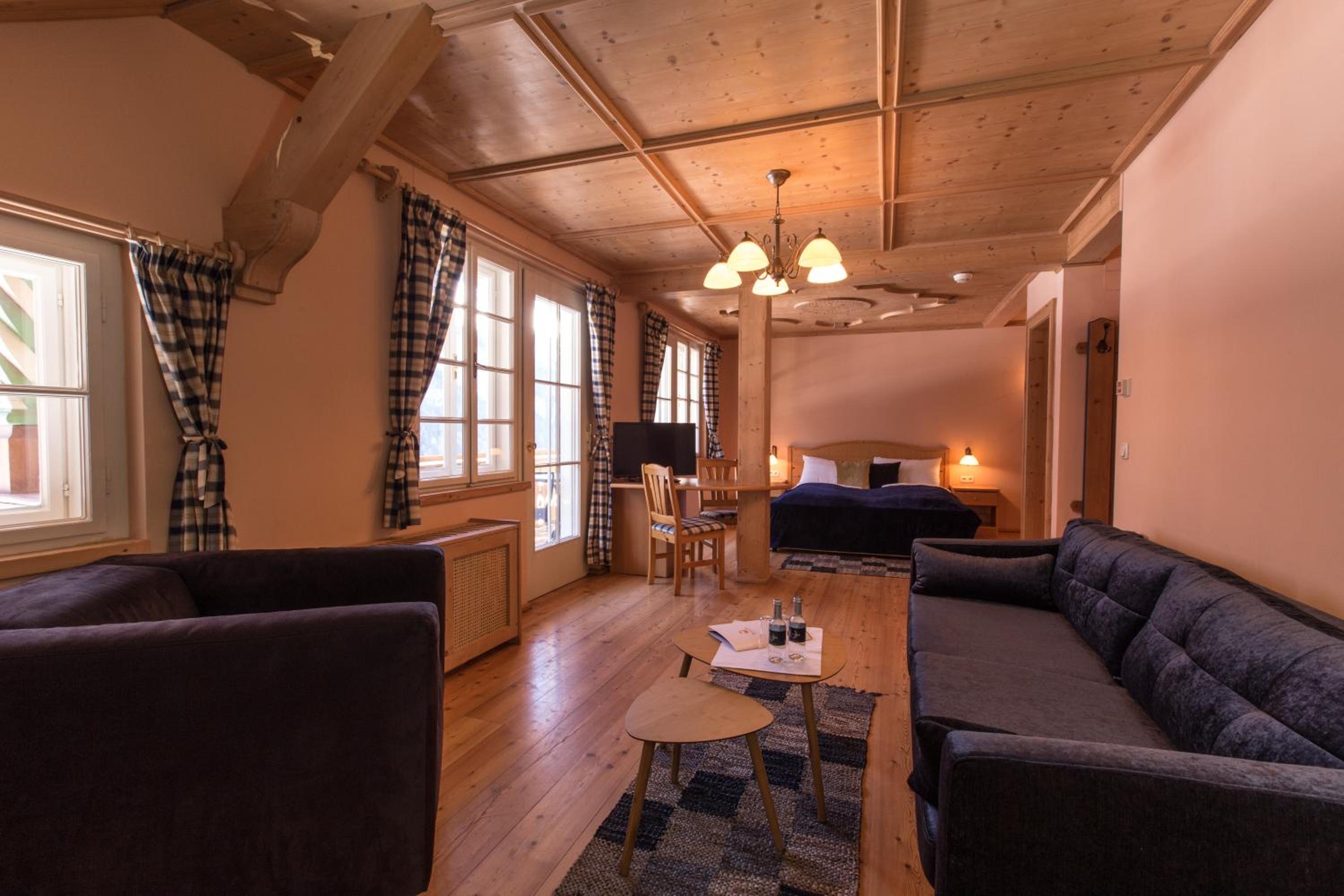 Suite with Mountain View - Photo 4