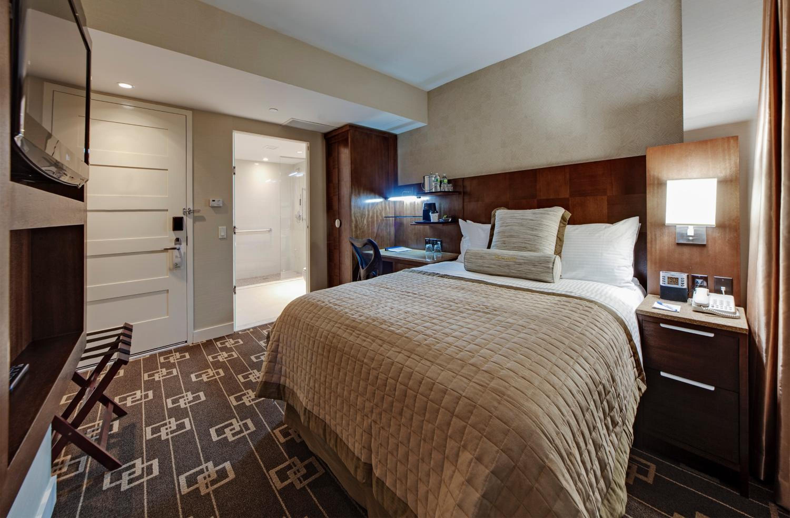 Queen Room - Mobility Access