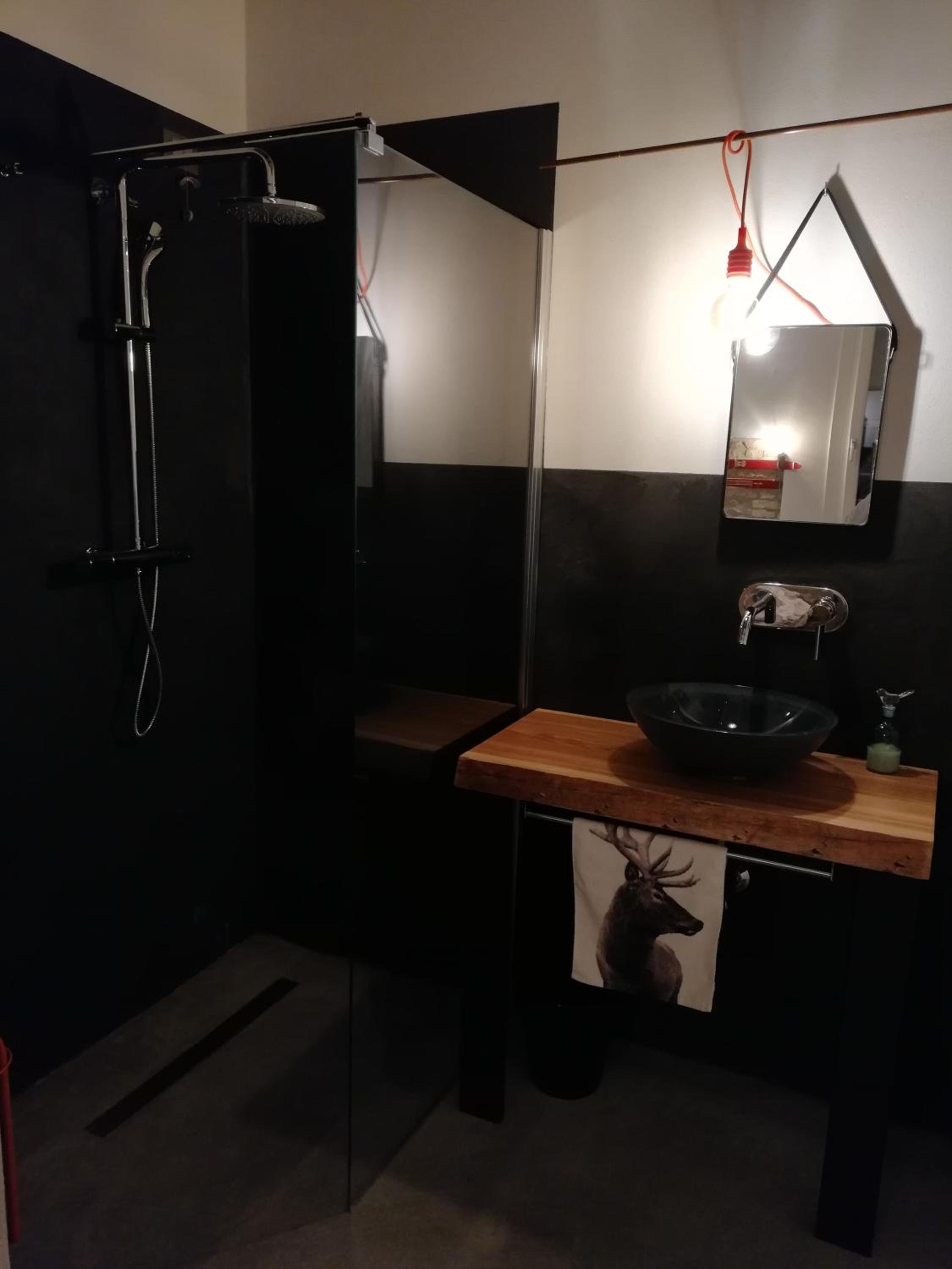 Double or Twin Room with Private Bathroom - Photo 6