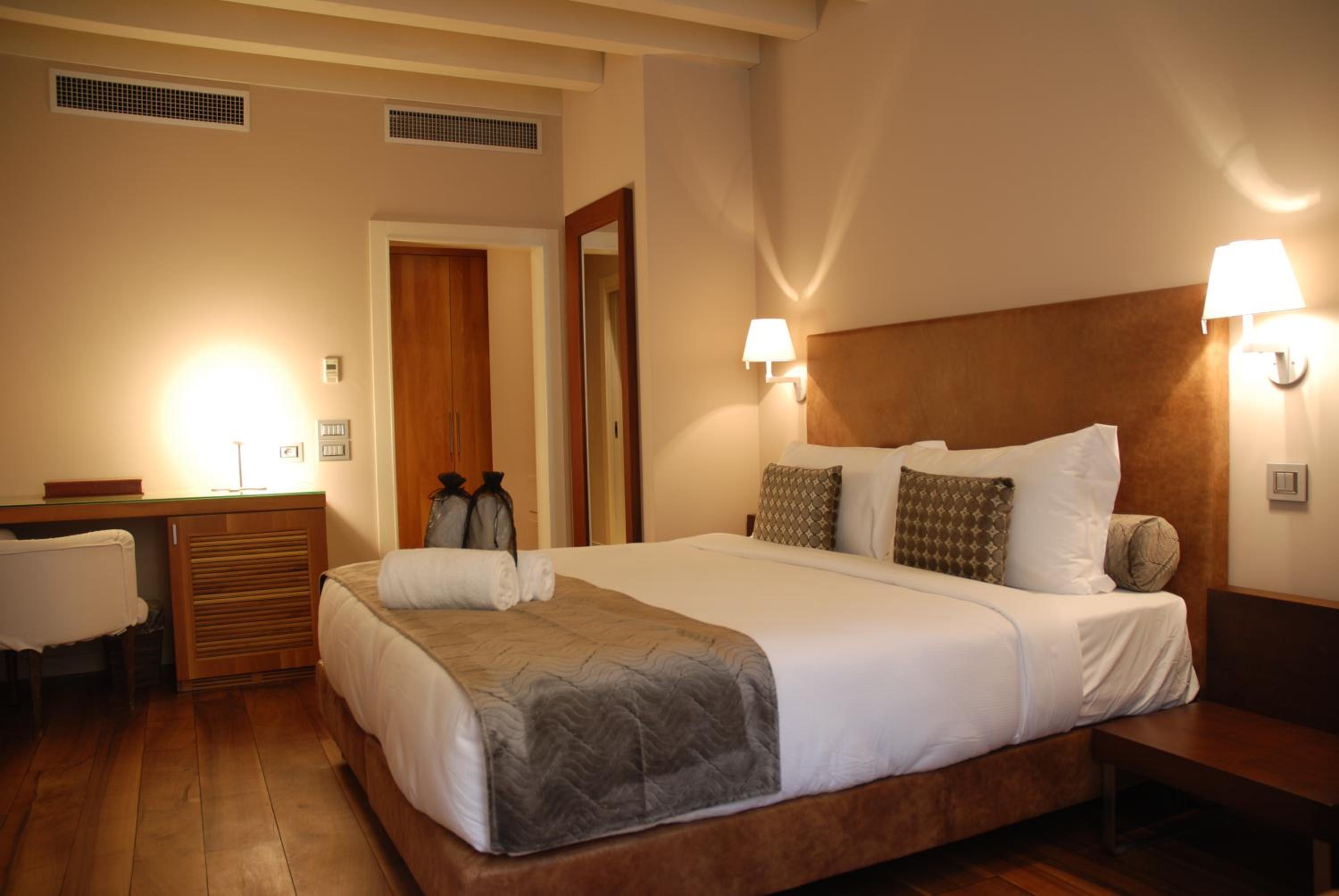 Superior Comfort Double Room - Photo 9