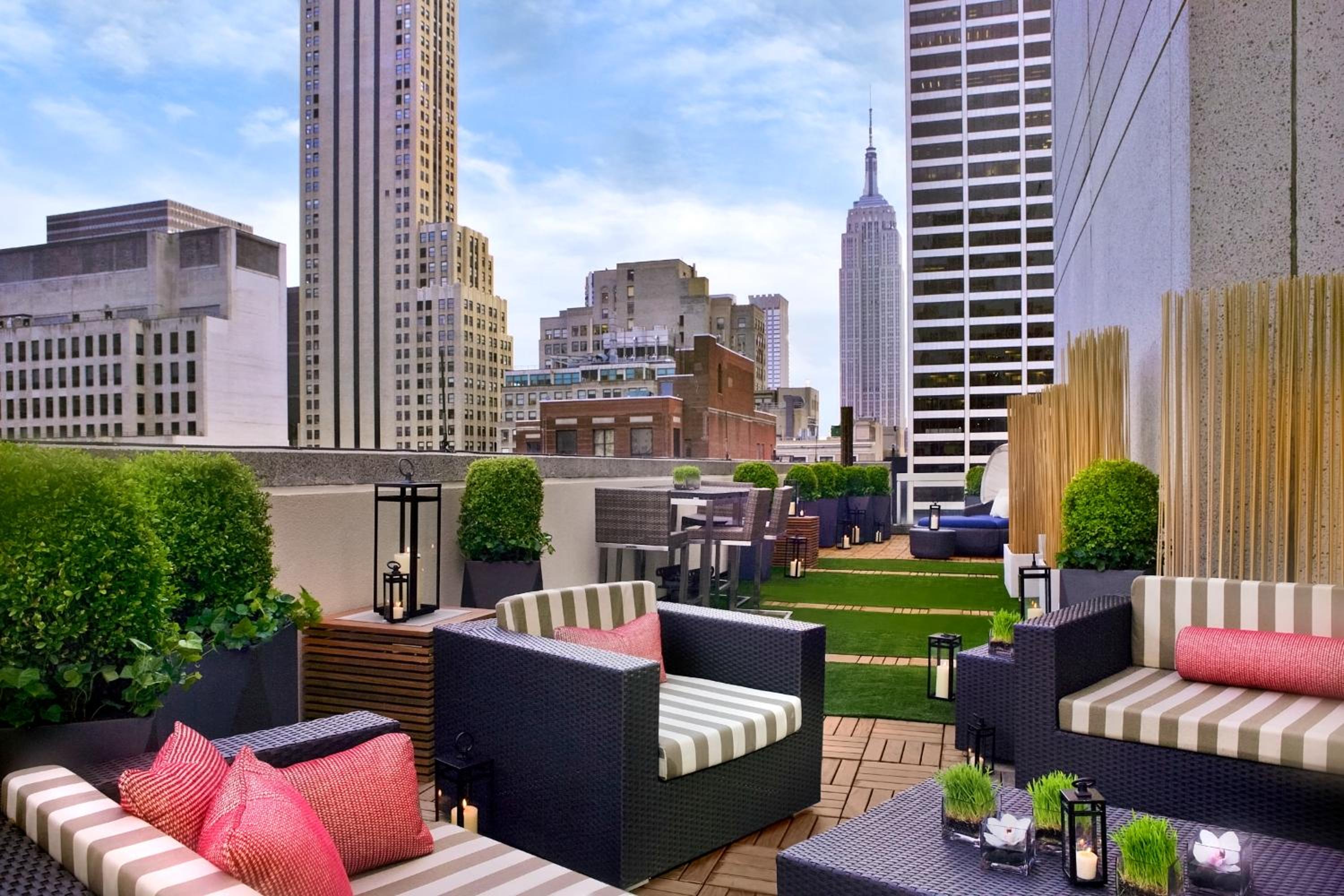 Grand Terrace with Chrysler View 1 King Bedroom Suite with Bathroom & Powder Room on 24th floor