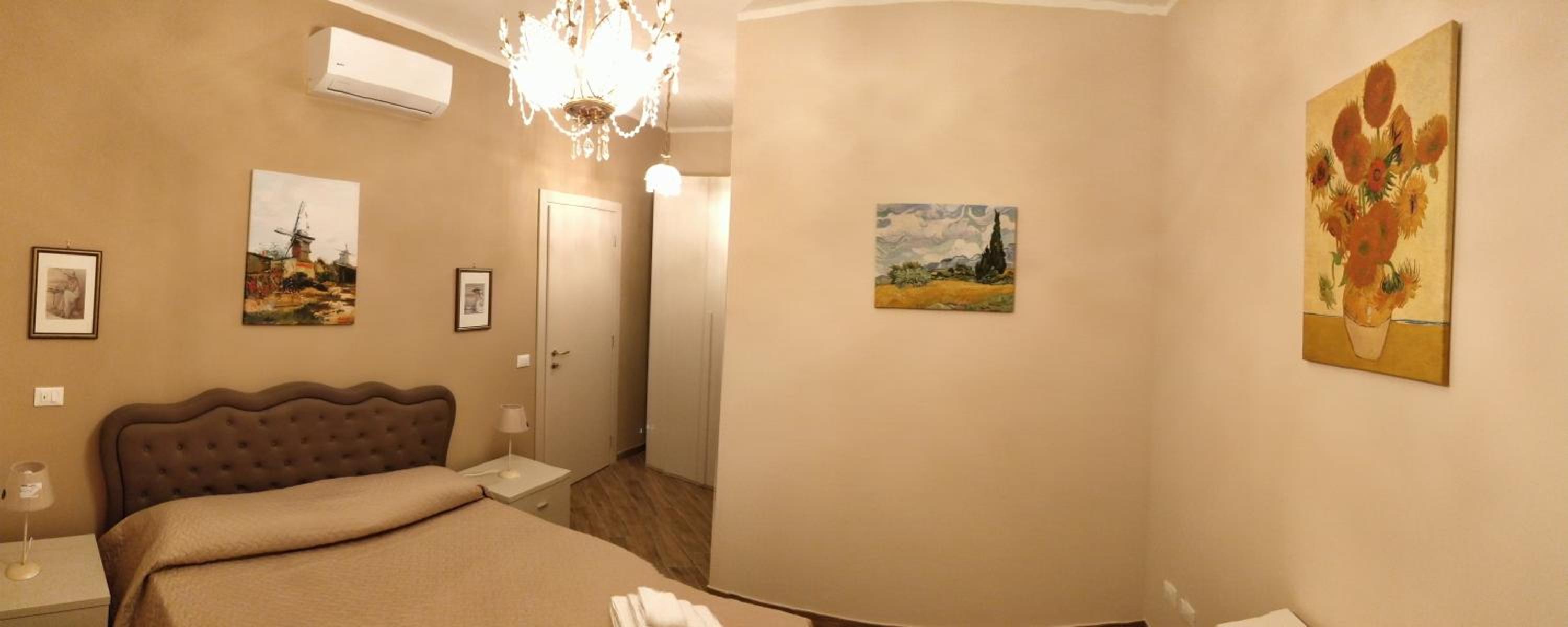 Deluxe Double Room With Private Bathroom