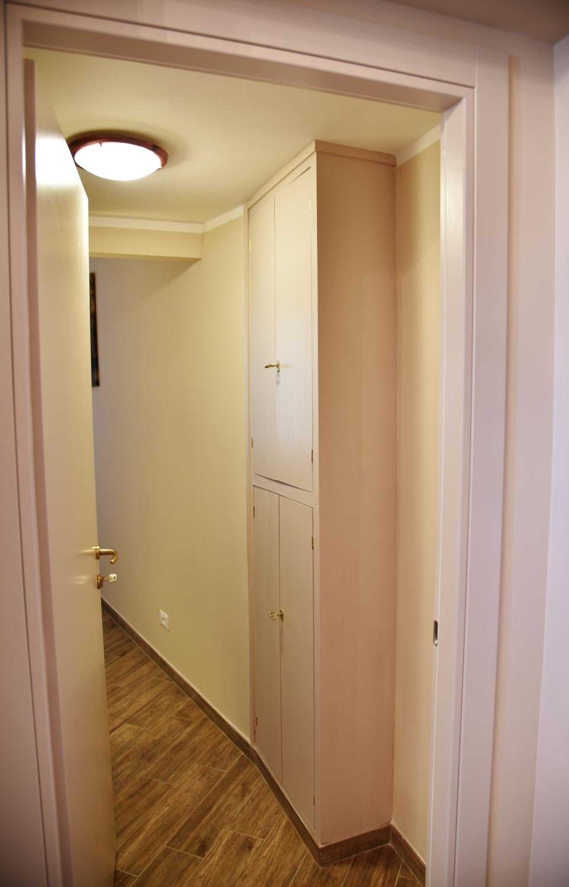 Deluxe Double Room With Private Bathroom