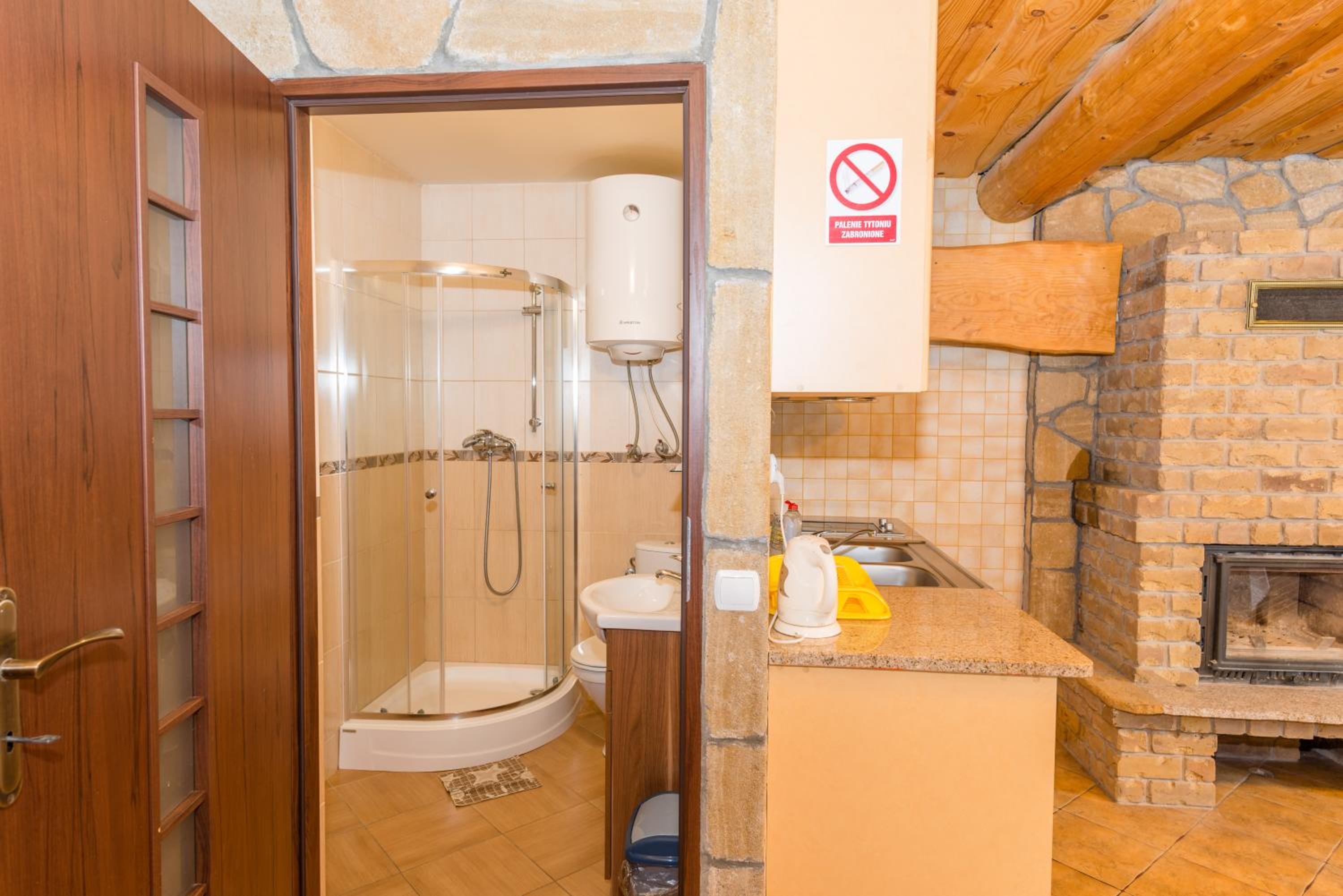 One-Bedroom House - Photo 13