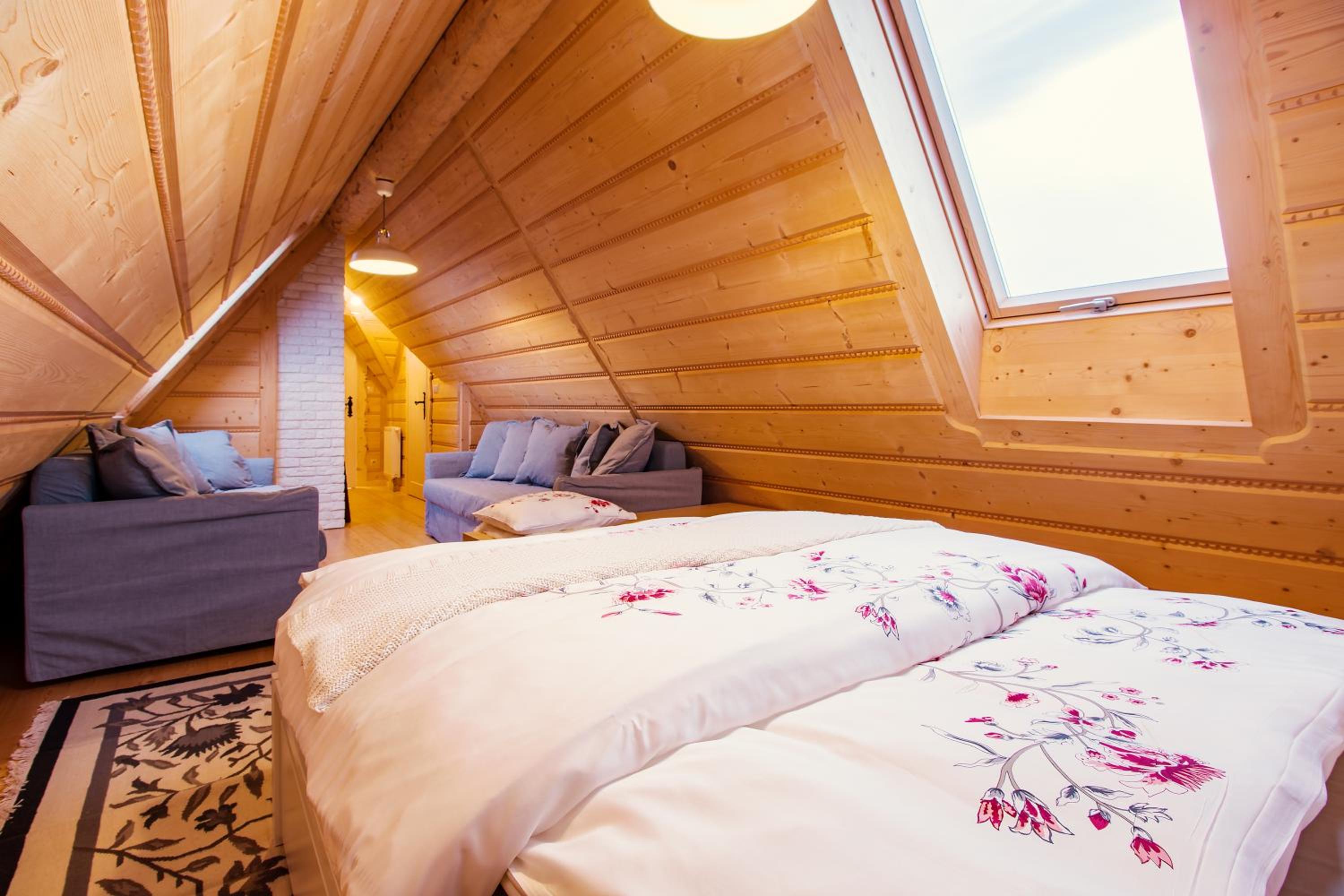Superior Seven-Bedroom Chalet photo 1