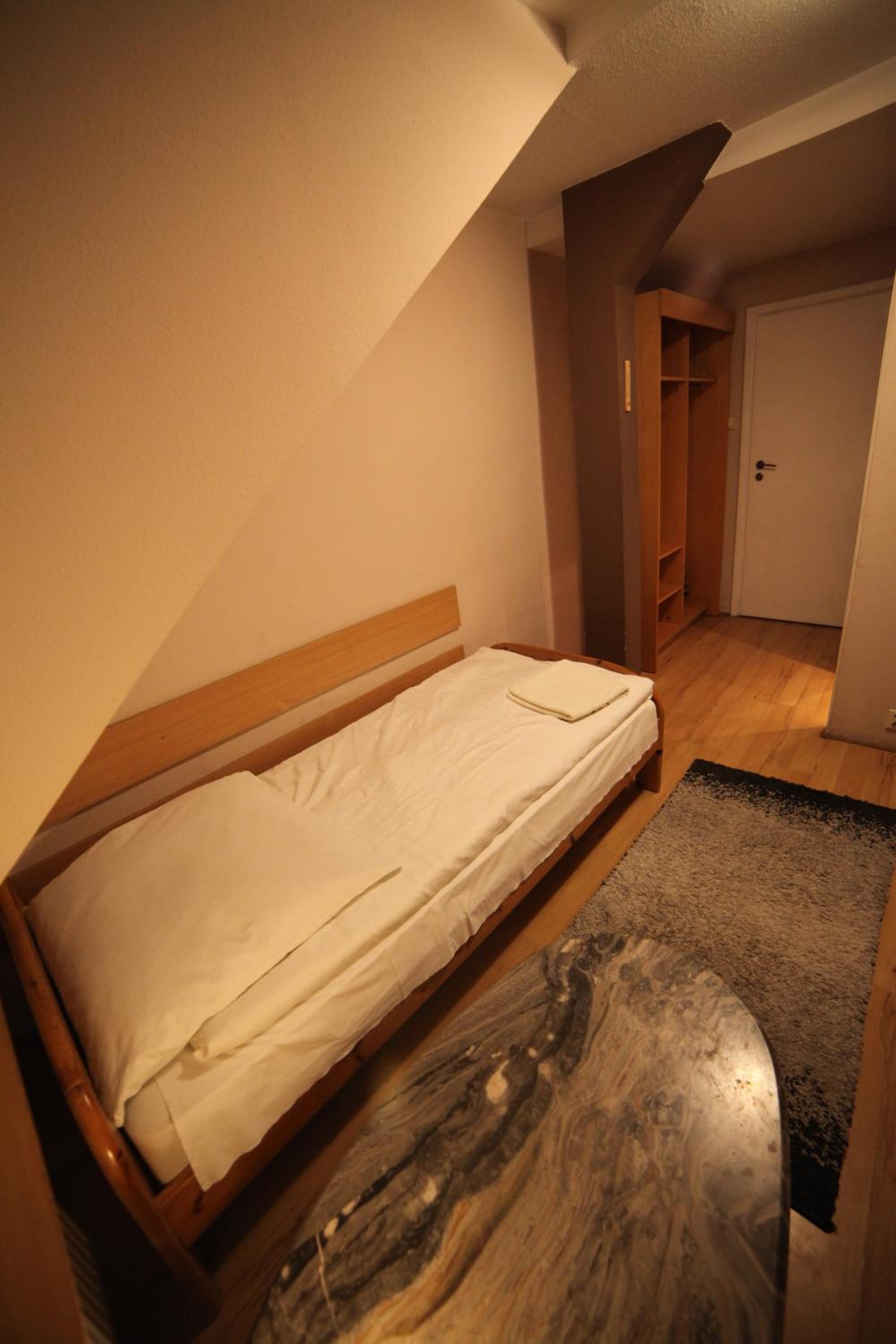 Twin Room With Bathroom photo 3