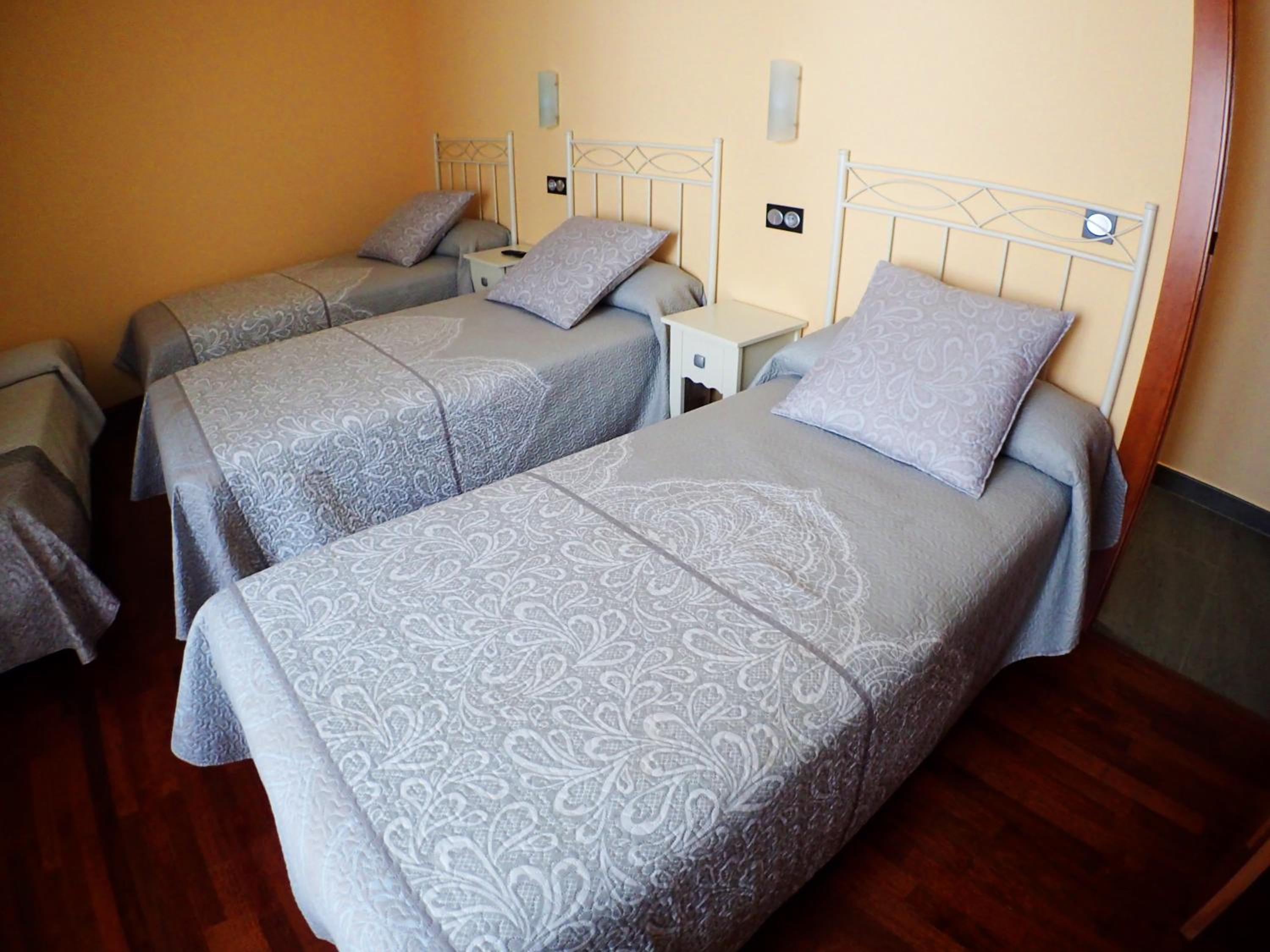 Habitación Triple con Baño Privado
