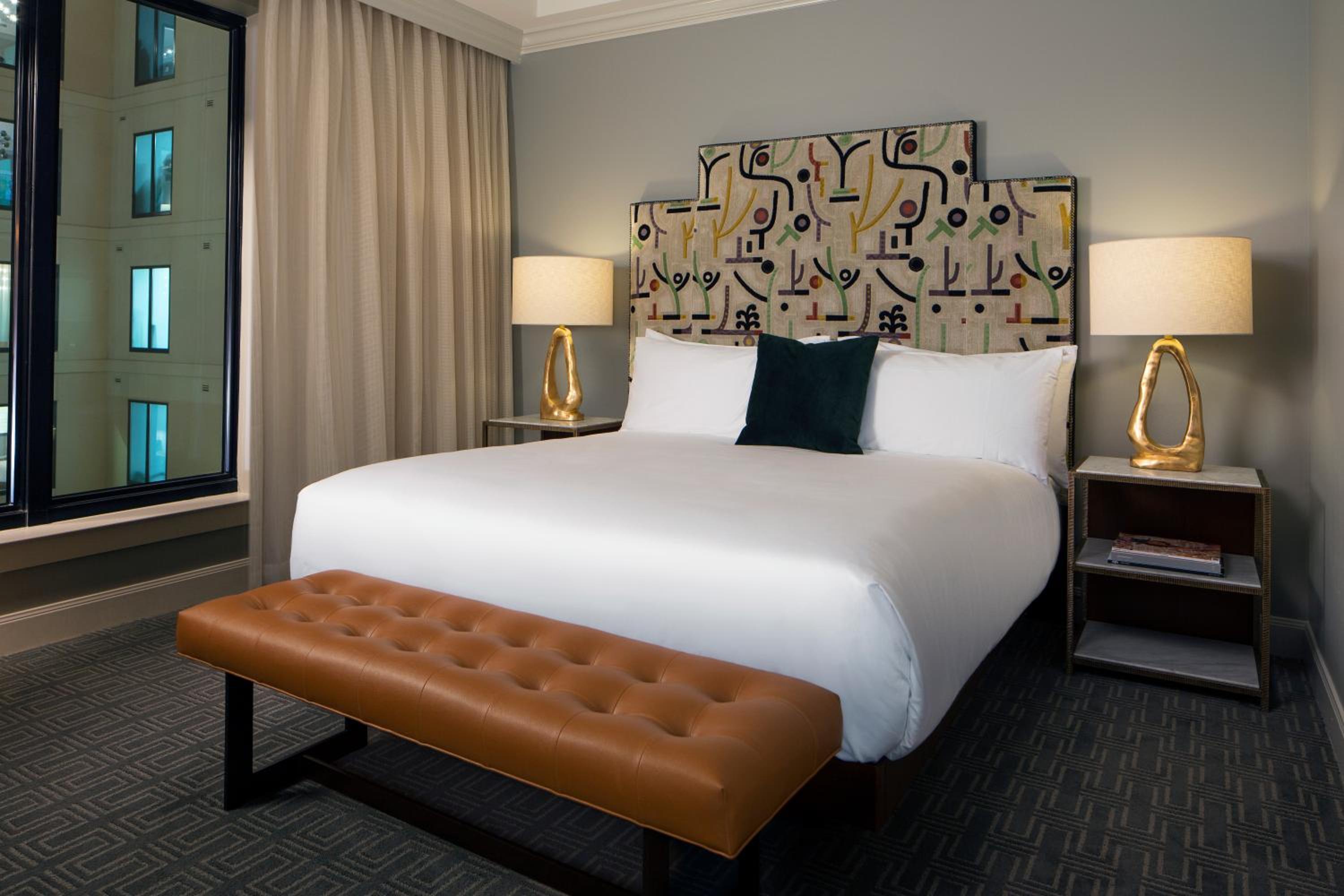 Premium Room, 1 King Bed, Accessible