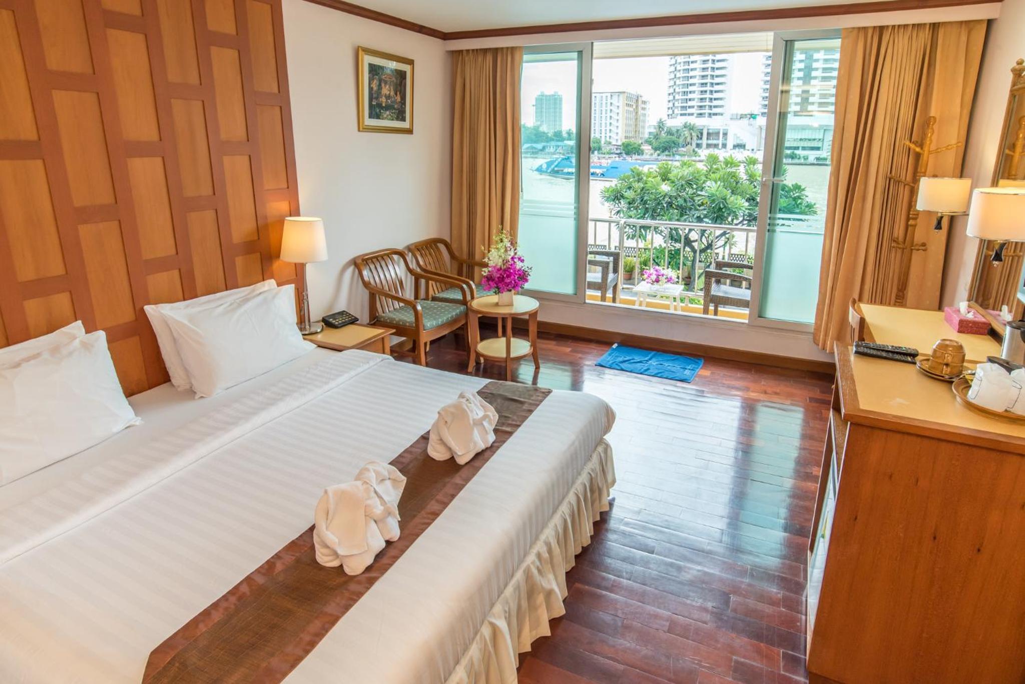 Deluxe Double Room with Balcony and River View photo 2