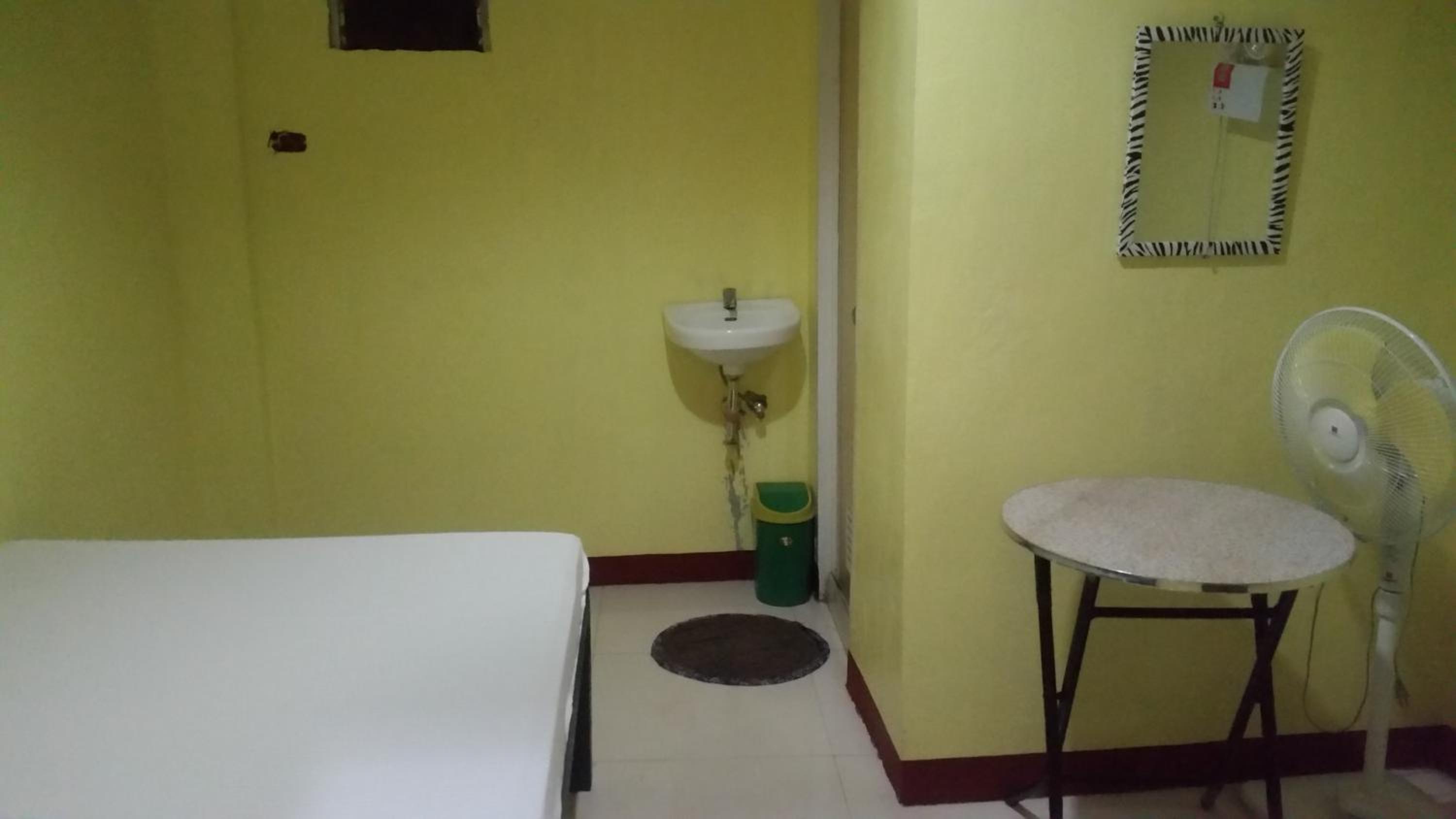 Budget Double Room photo 2