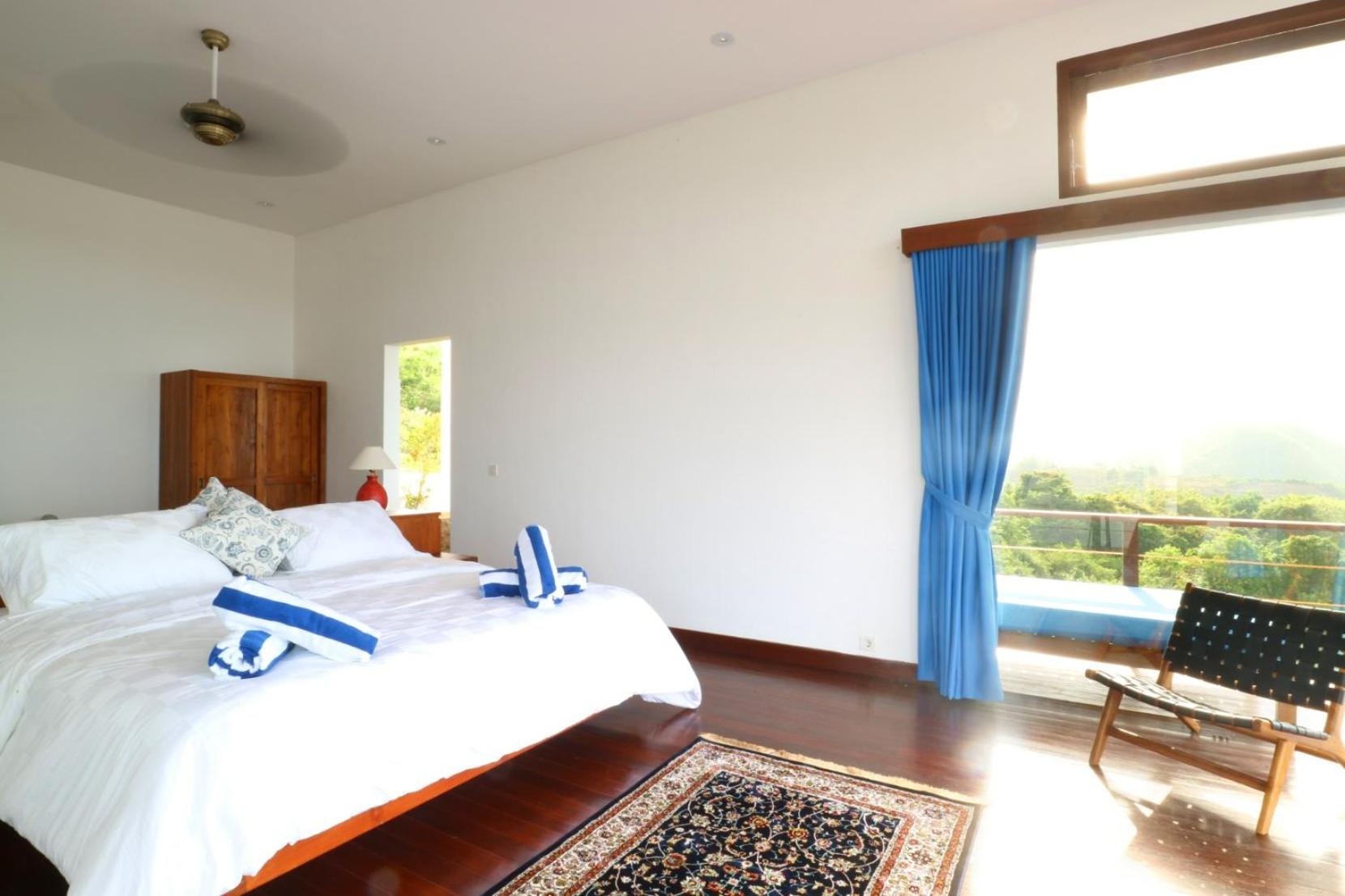 Villa photo 3