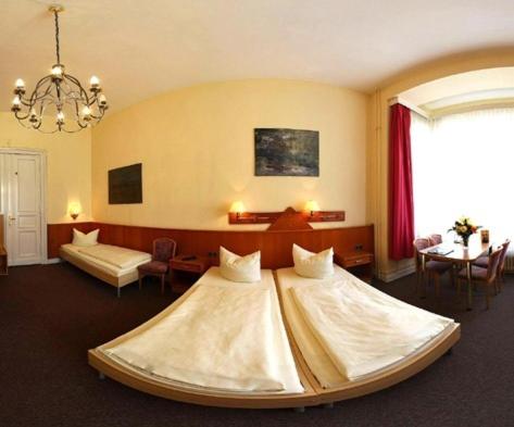 Triple Room (3 Adults) photo 3