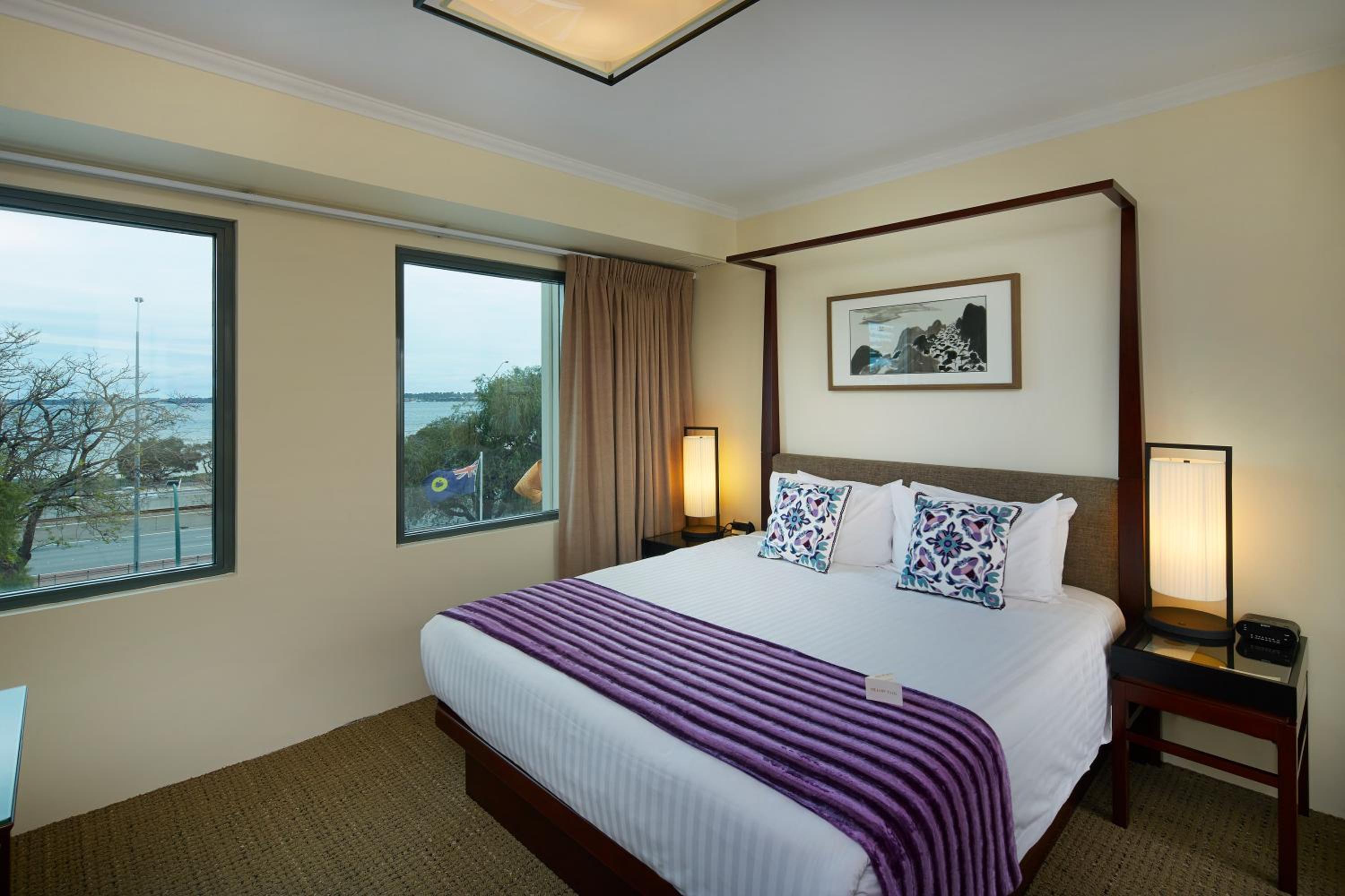 Deluxe King or Twin Room thumbnail 6