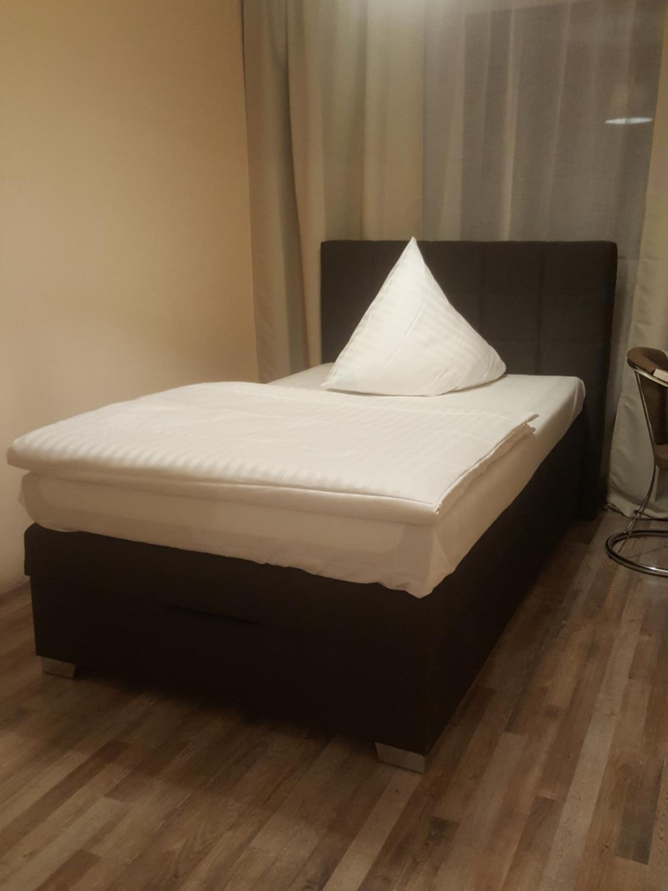 Double or Twin Room with Bathroom photo 2