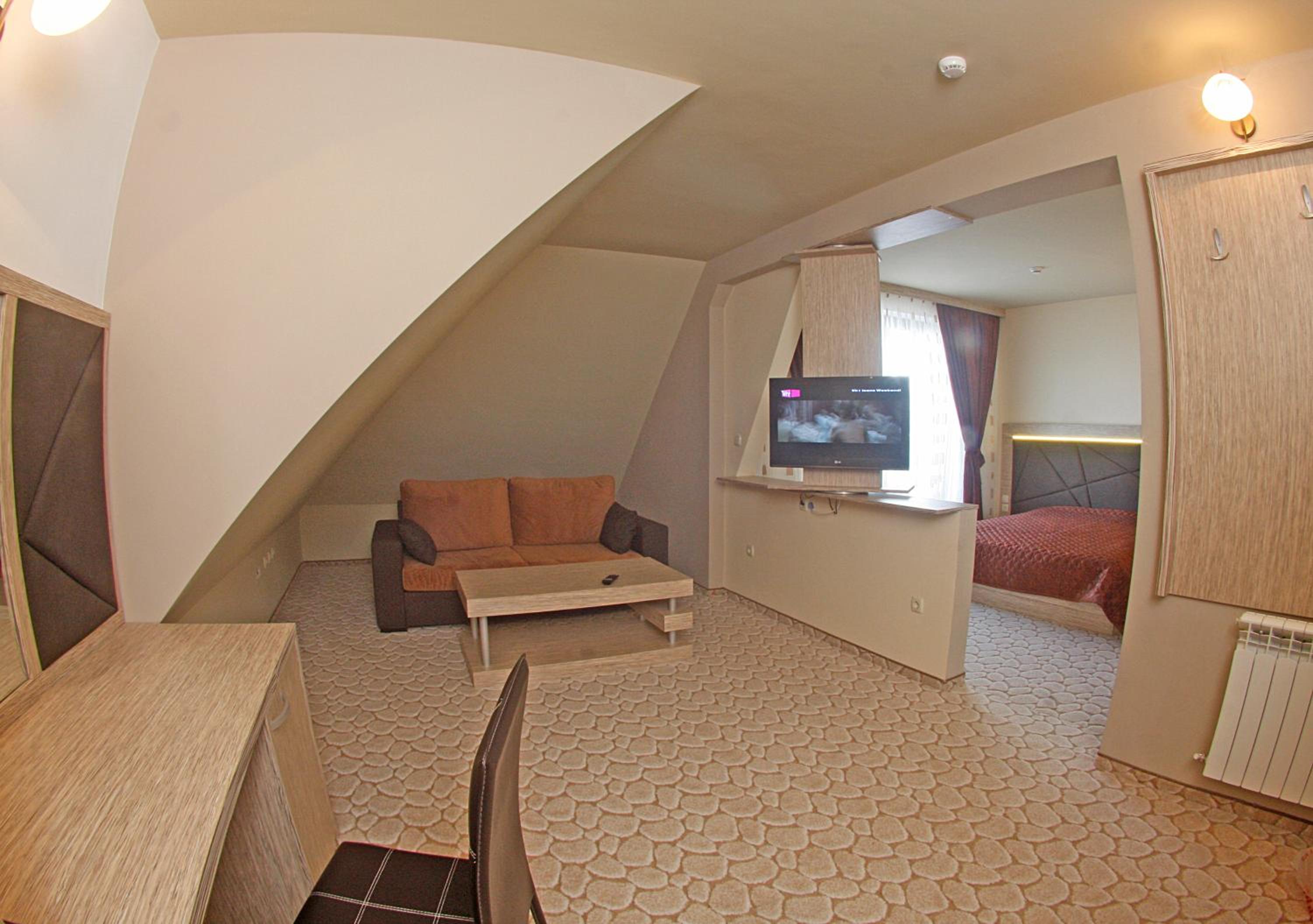 One-Bedroom Suite with Balcony photo 1
