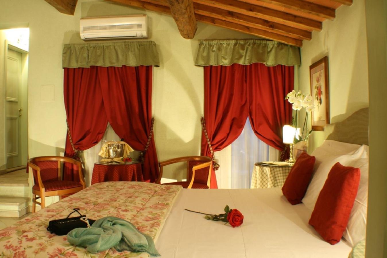 Suite photo 1