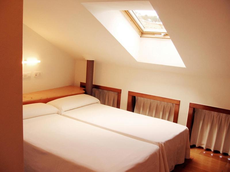 Double or Twin Room - Photo 4