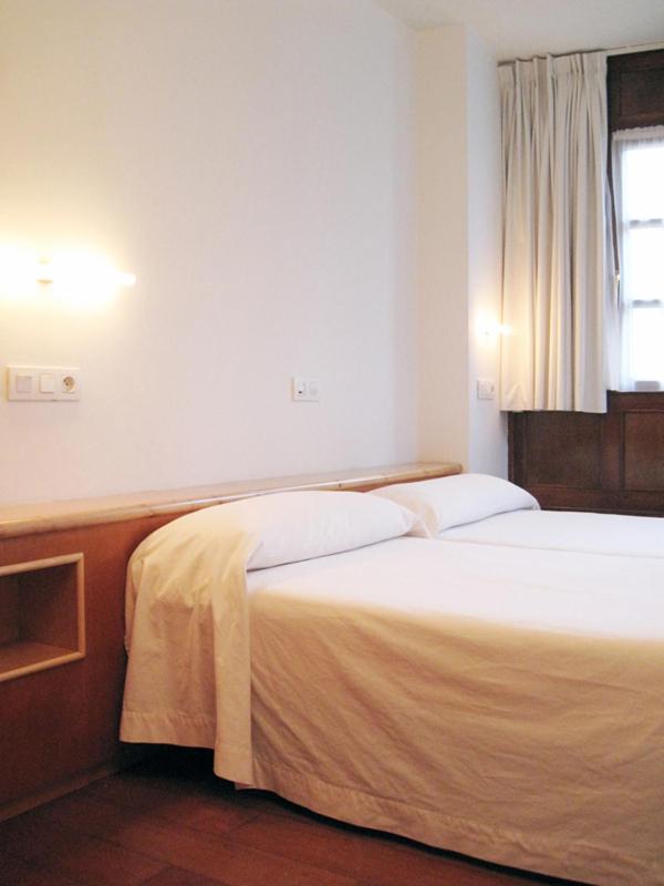 Double or Twin Room - Photo 26