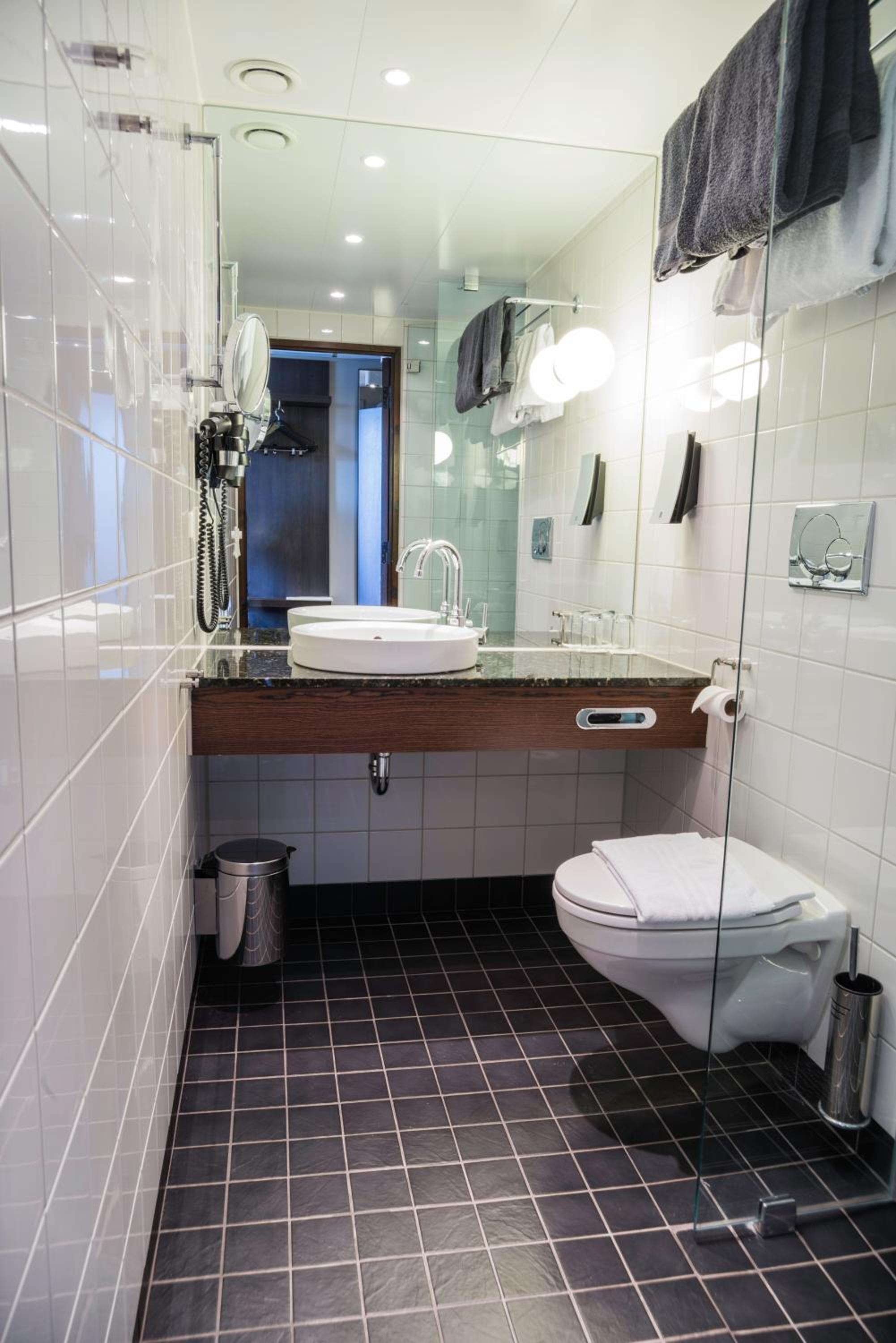 Compact Double Room - Photo 5