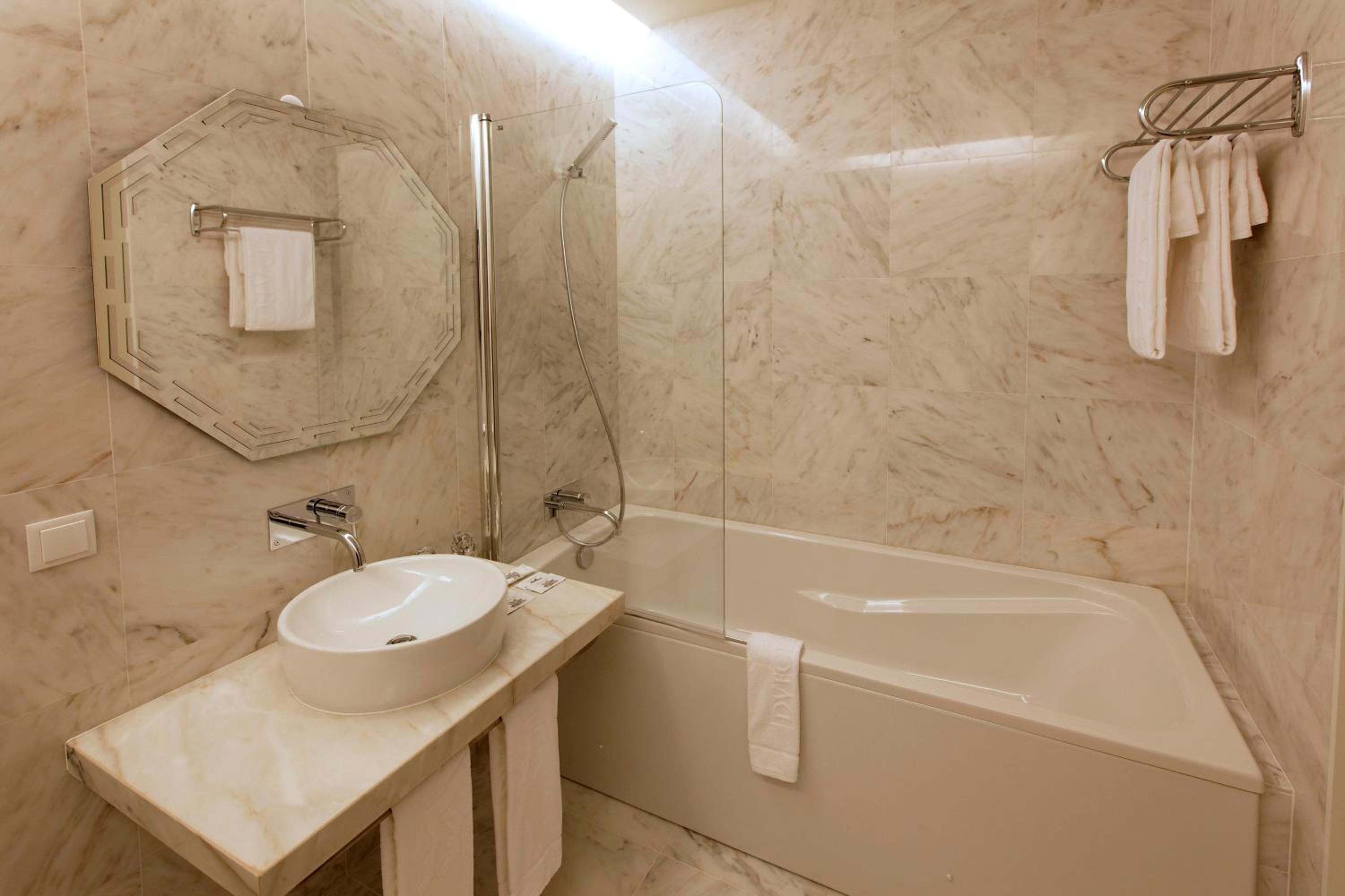 Superior Double or Twin Room photo 3