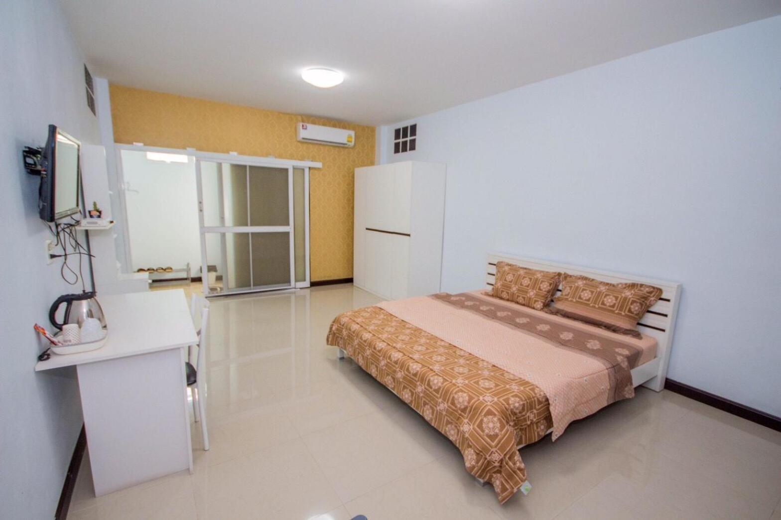 Deluxe King Room photo 3