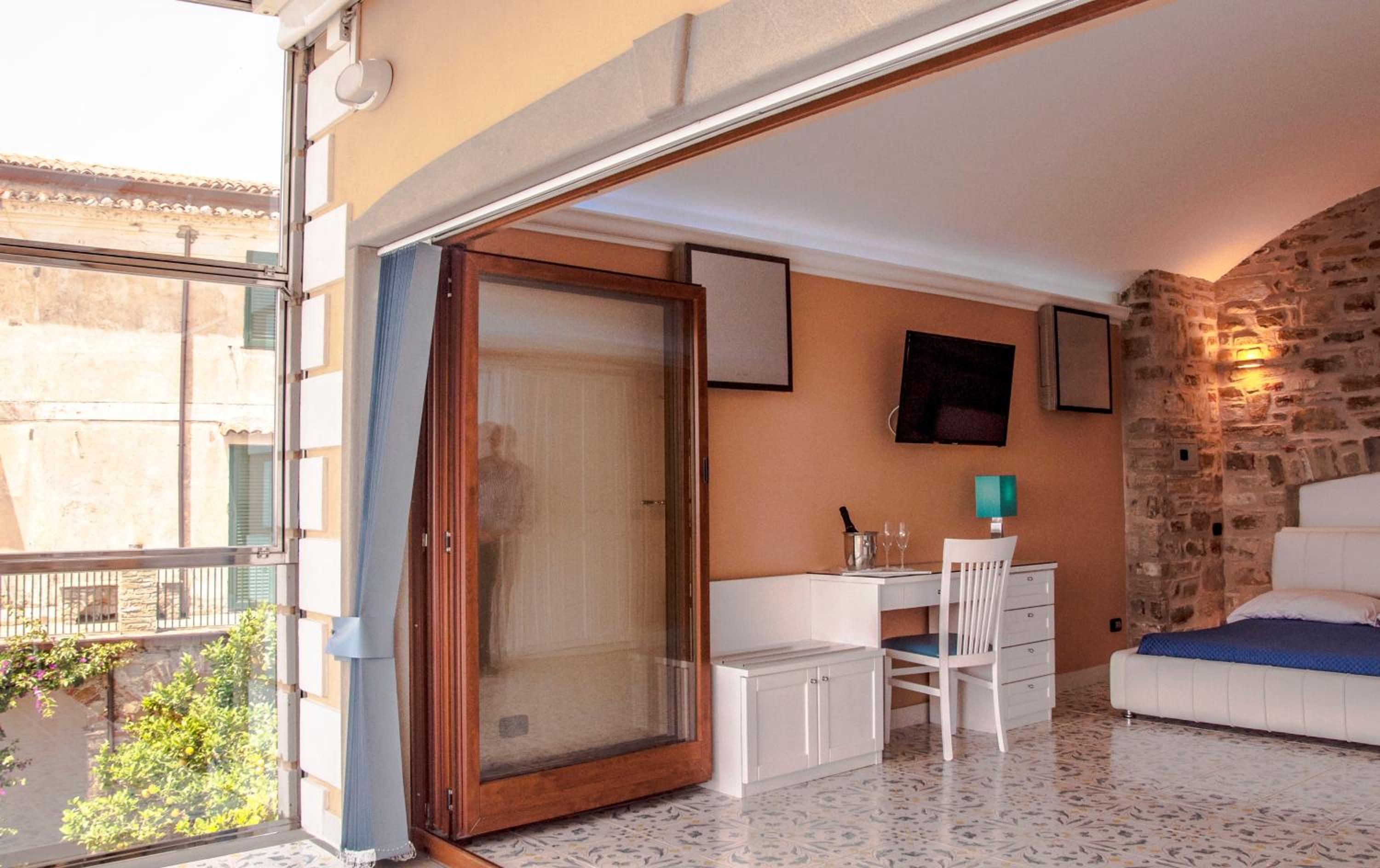 Superior Suite with Terrace and Sea View