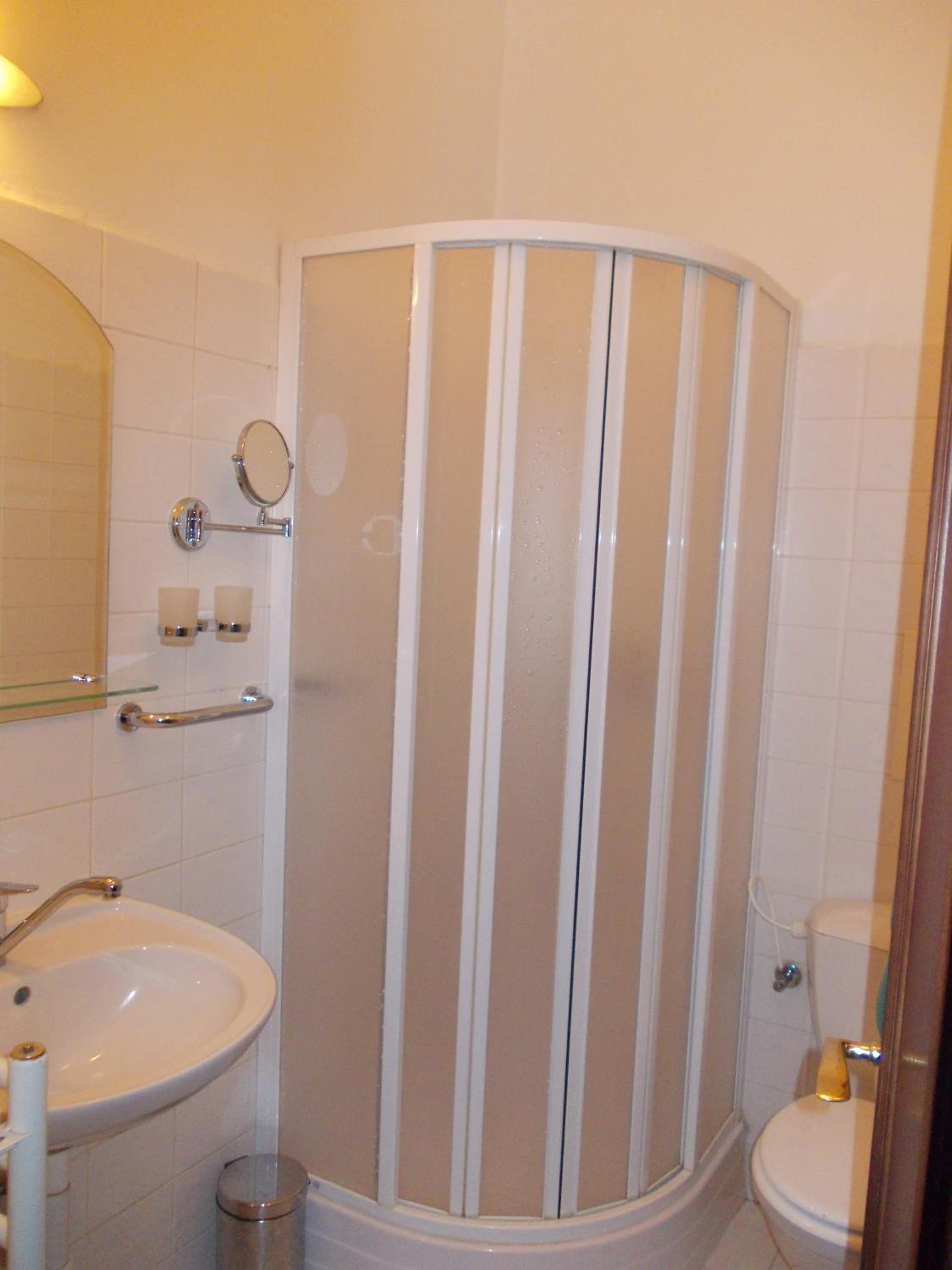 Economy Double or Twin Room - Photo 4