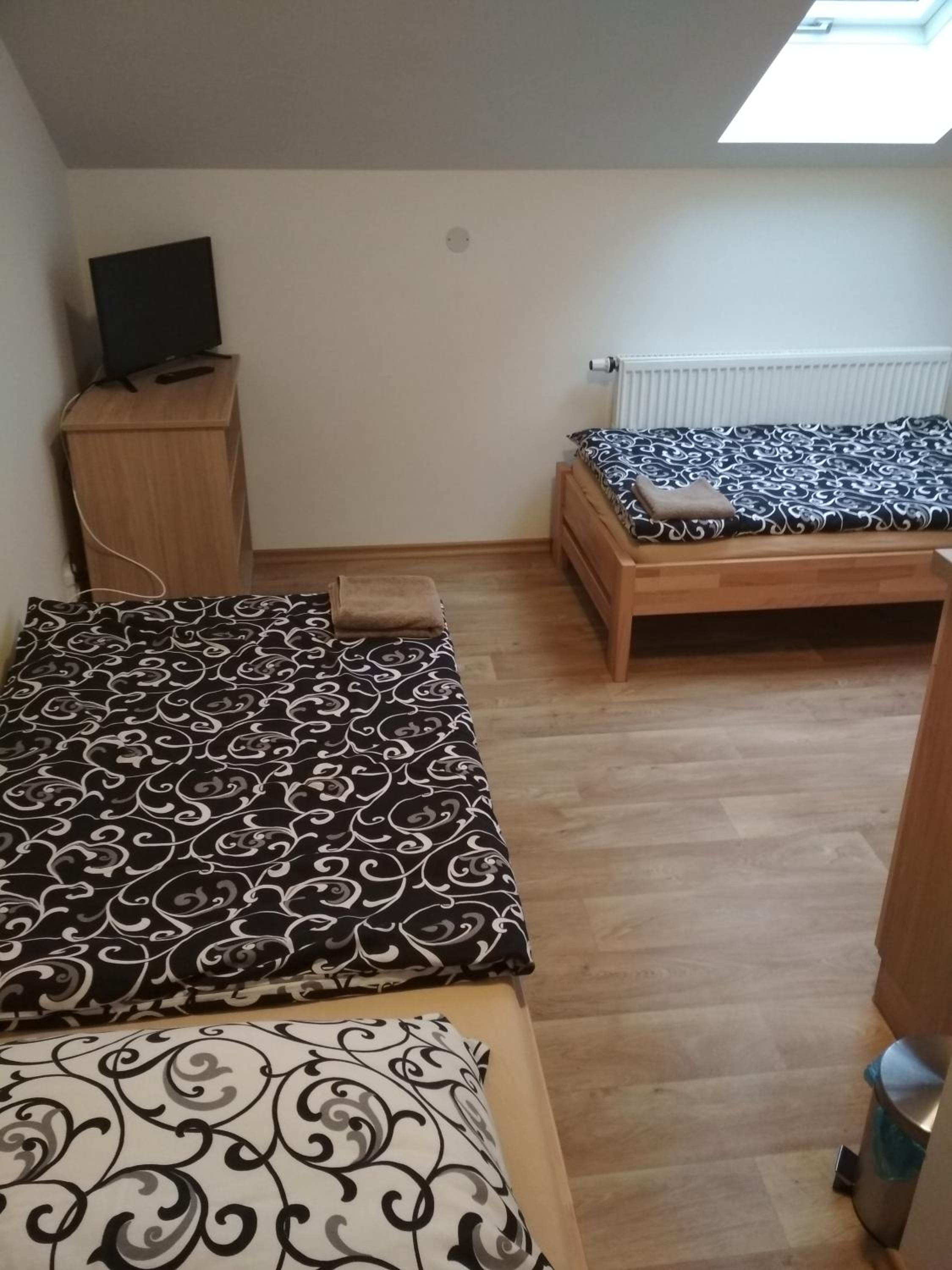 Twin Room with Private Bathroom photo 2