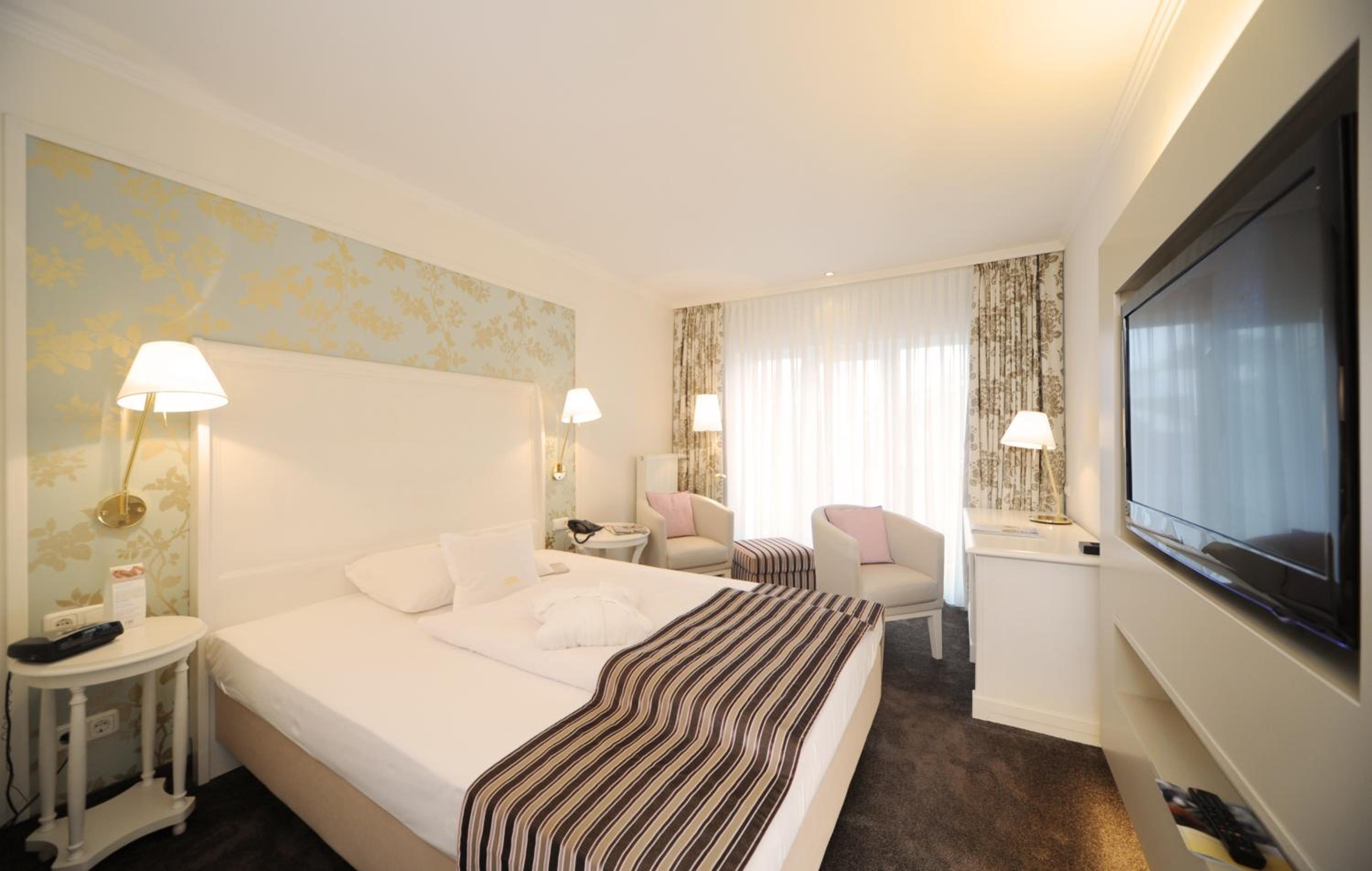 Queen Room - Photo 6