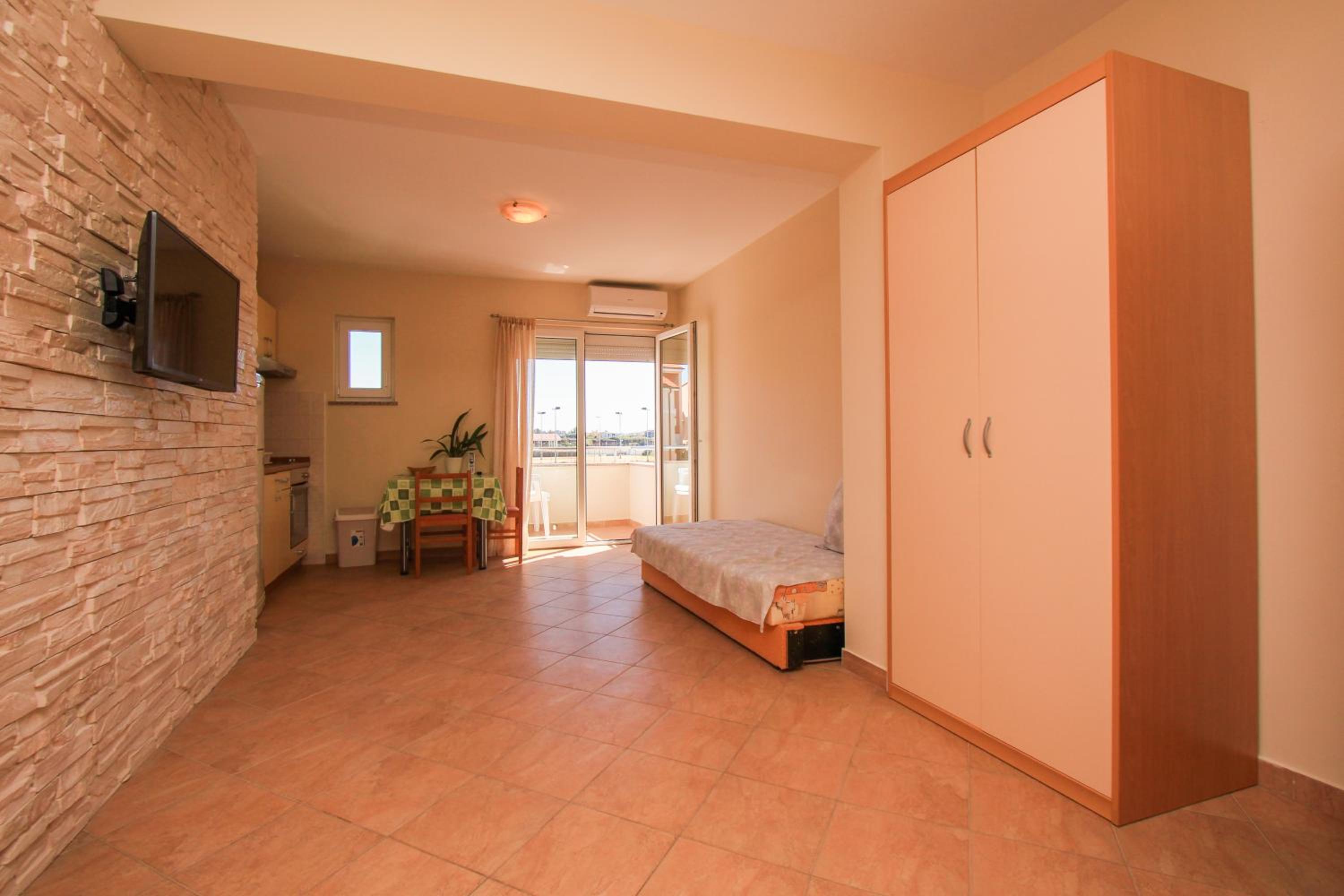 Studio Apartment photo 1