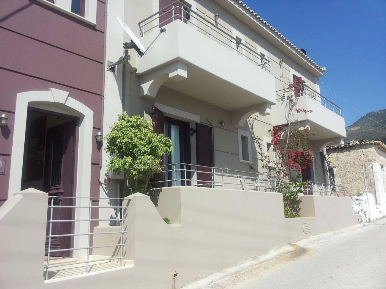 Studio with Sea View - Ground Floor photo 2