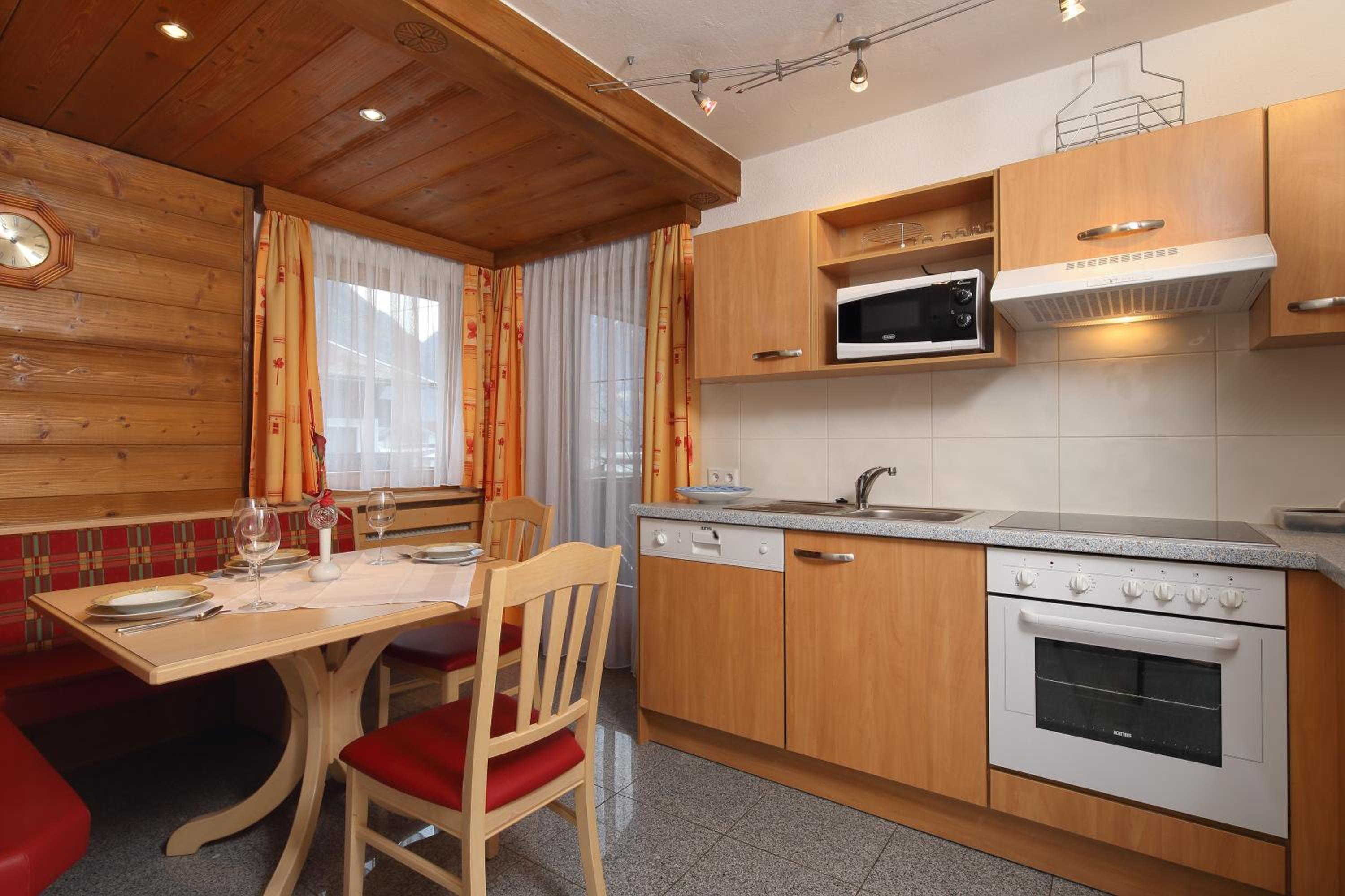 One-Bedroom Apartment with Balcony photo 2