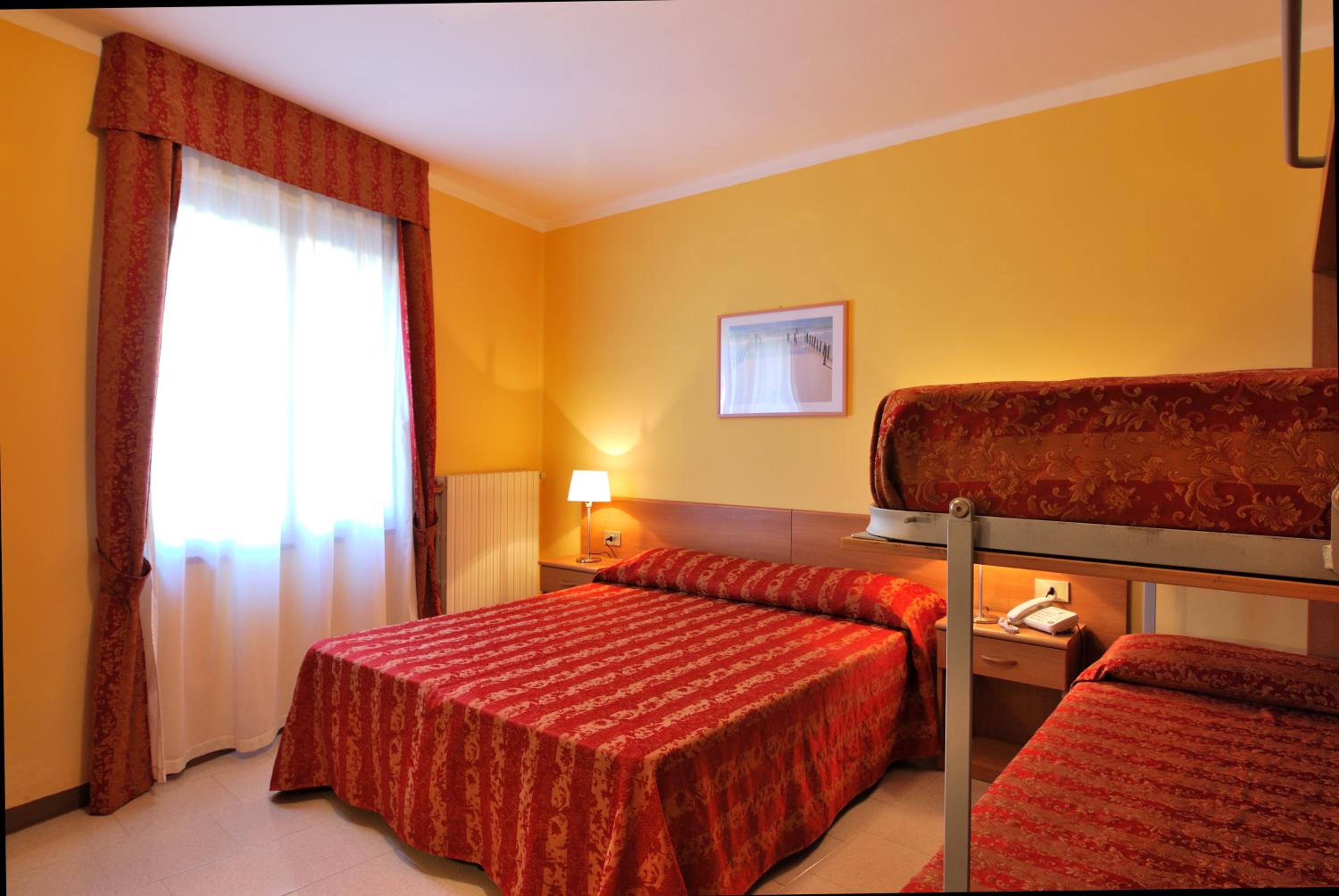 Quadruple Room photo 2