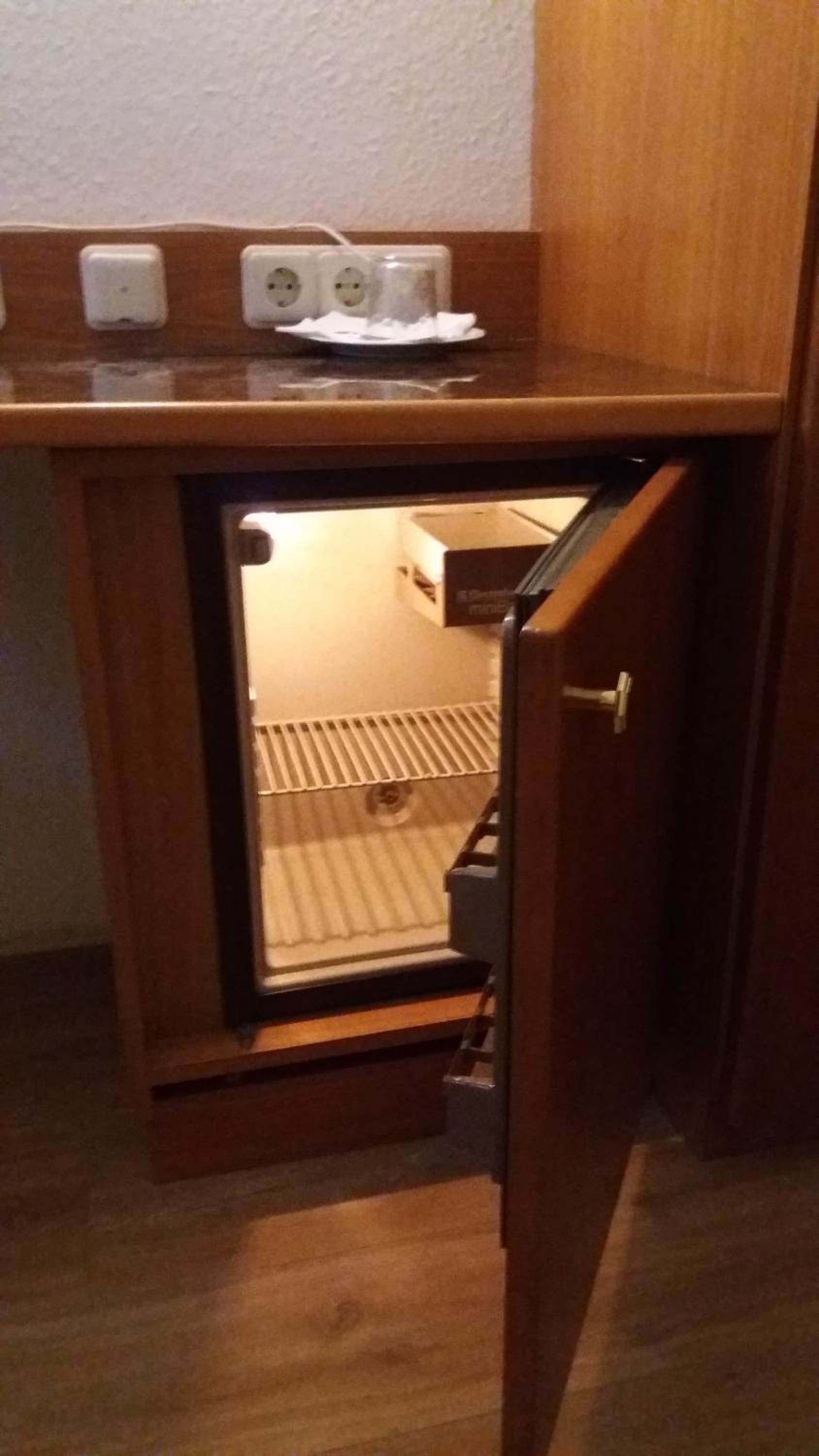 Standard Twin Room - Photo 19