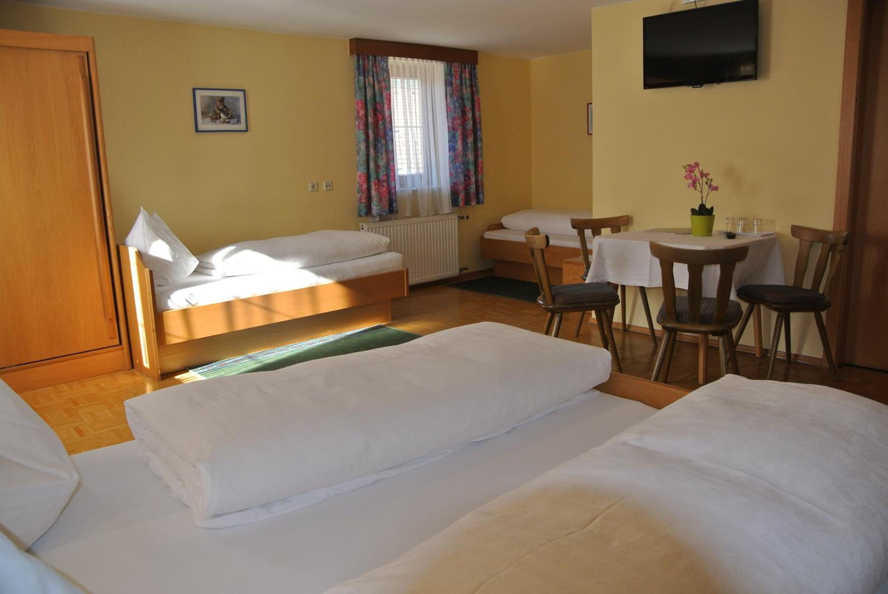 Quadruple Room - Photo 3