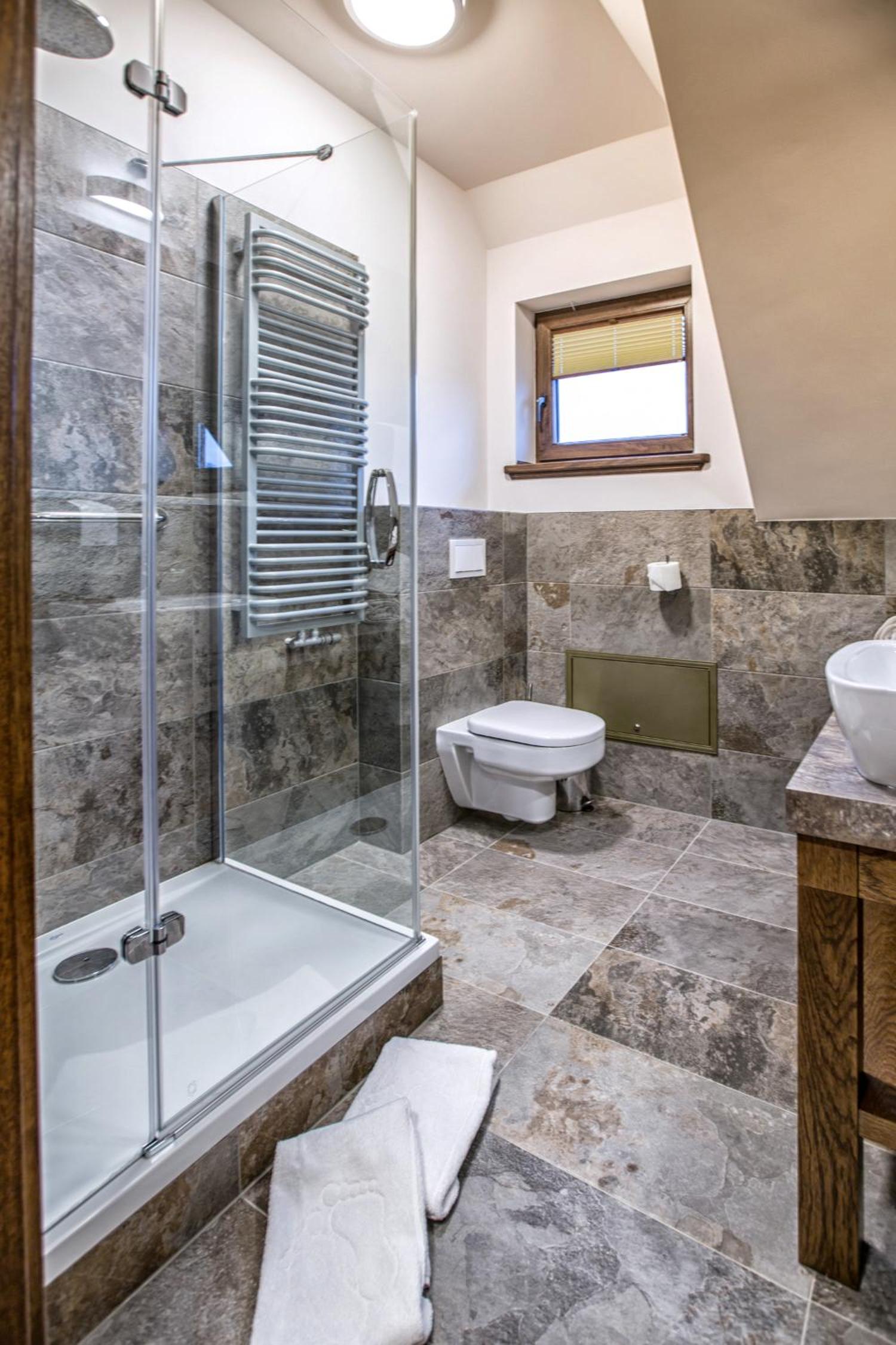 Double or Twin Room with Bathroom - Photo 3