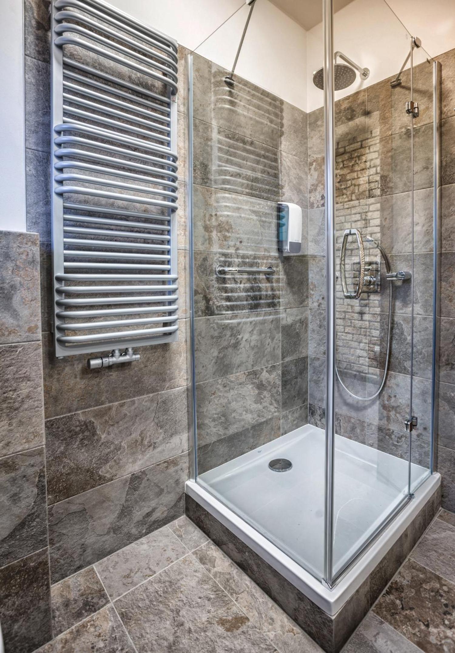 Standard Double Suite - Photo 3